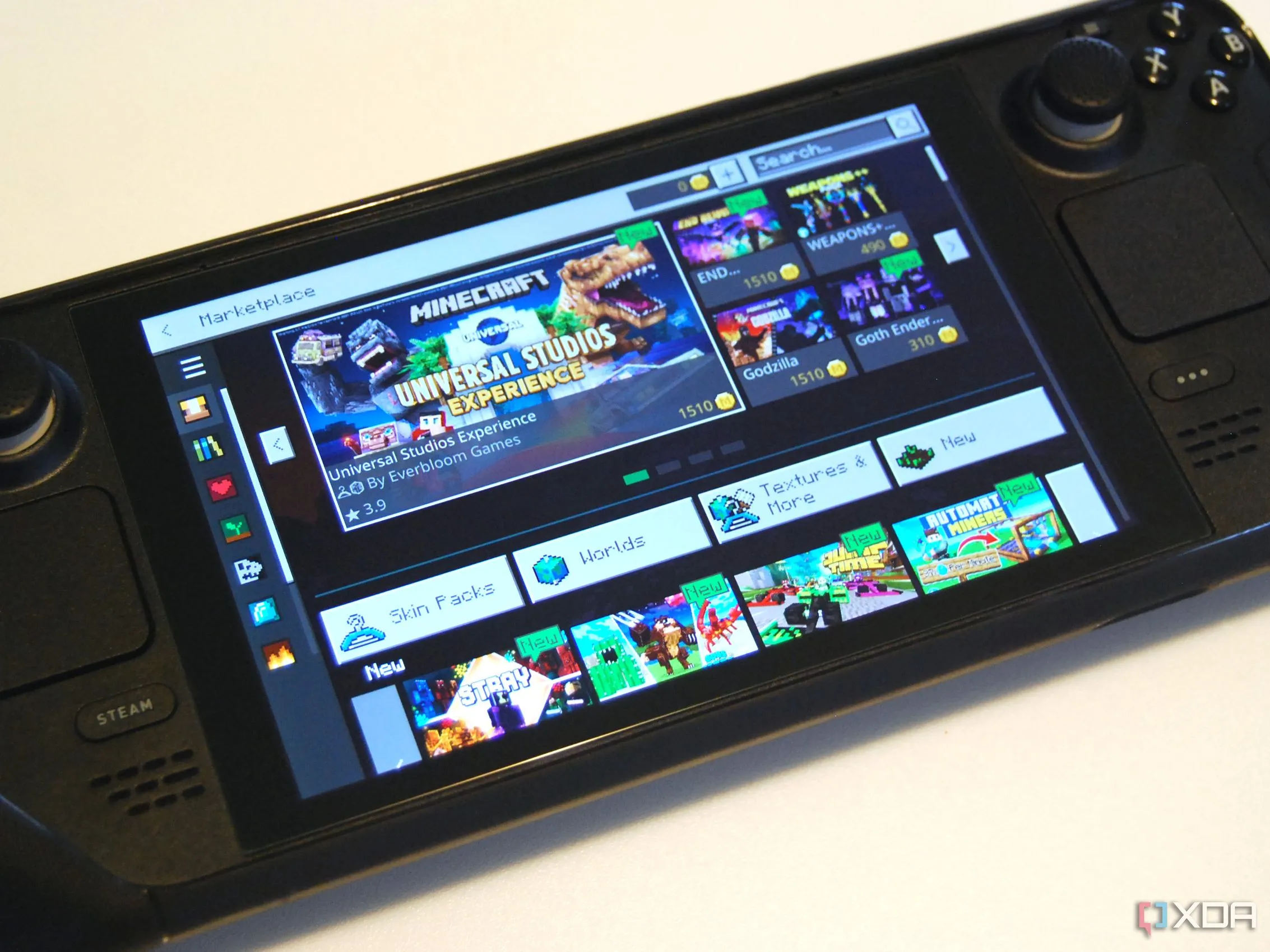 Giao diện thị trường Minecraft Bedrock hiển thị trên Steam Deck, gợi ý các ứng dụng có thể chạy cùng lúc với game thông qua Nested Desktop