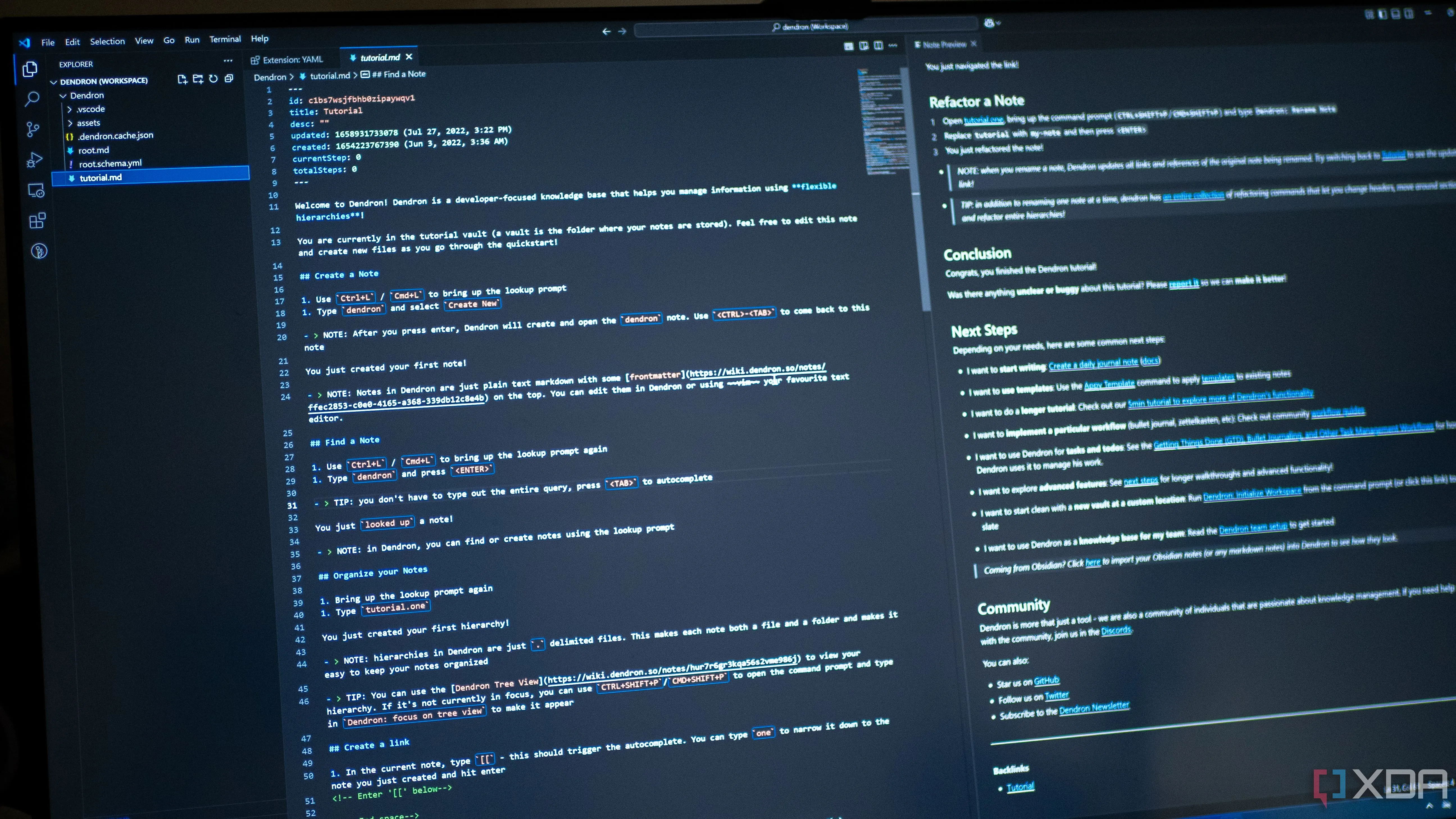 Giao diện trình soạn thảo mã Visual Studio Code với các extension được kích hoạt, phục vụ phát triển web và chỉnh sửa mã nhanh.