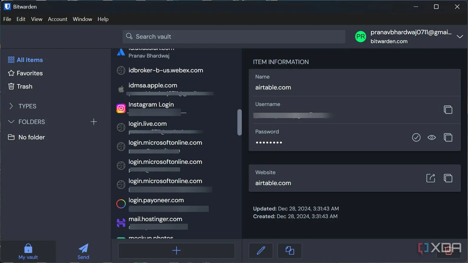 Giao diện ứng dụng quản lý mật khẩu Bitwarden trên Windows, giải pháp miễn phí và an toàn