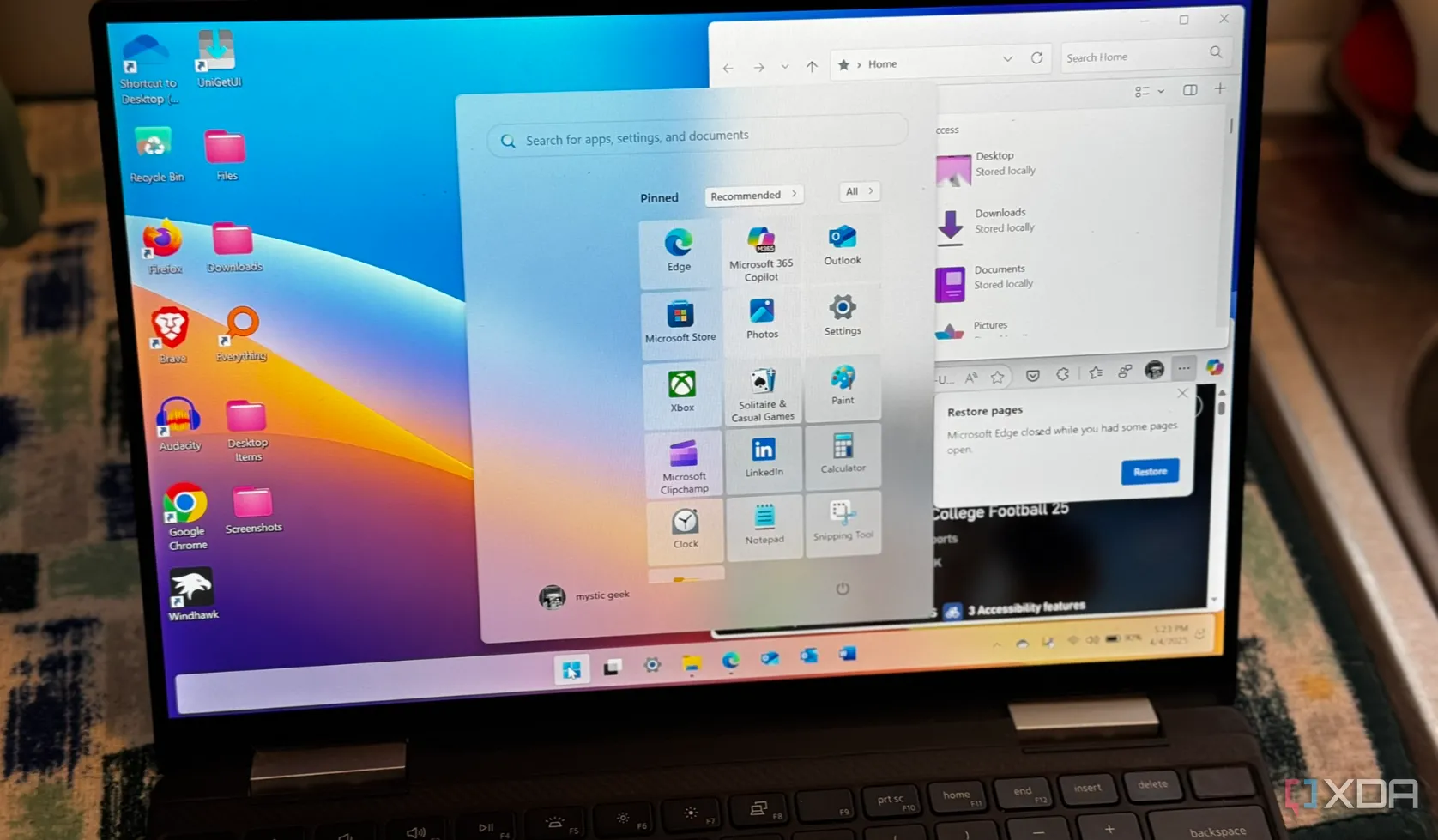 Giao diện Windows 11 được tùy biến với các công cụ cá nhân hóa hệ thống
