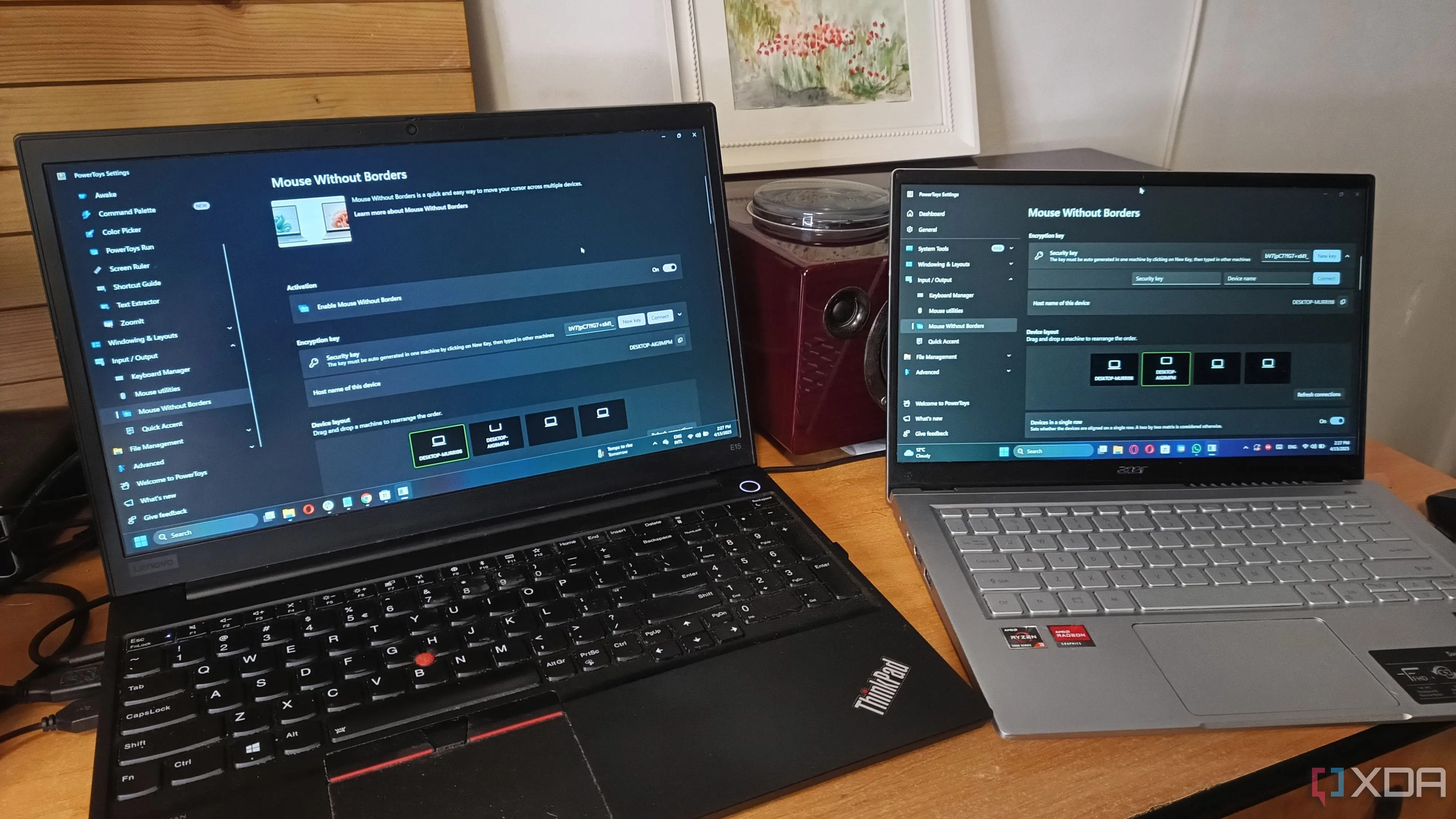 Hai laptop chạy Windows 11 được kết nối qua công cụ Mouse Without Borders trong bộ PowerToys