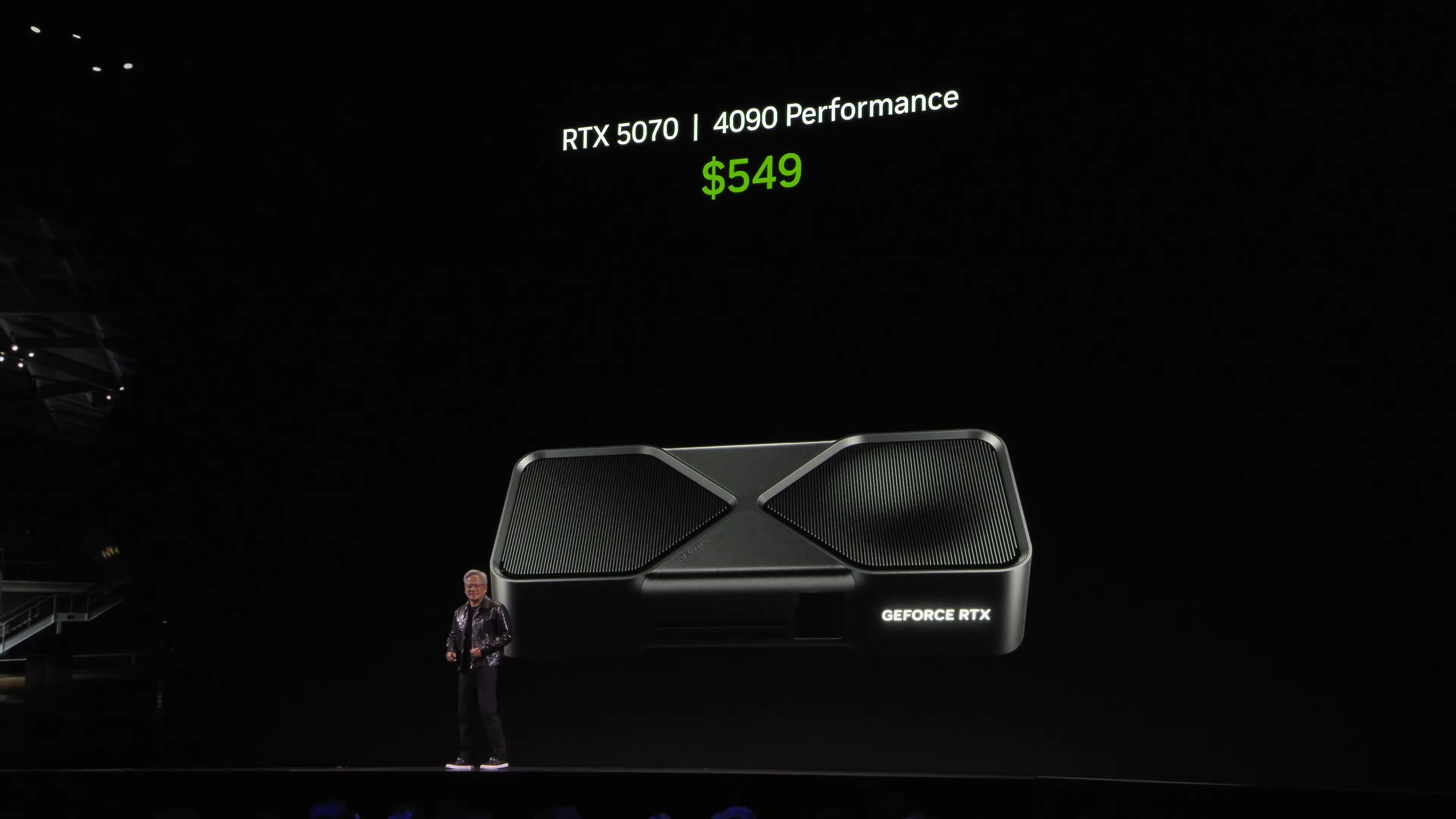 Hiệu năng RTX 5070 được Jensen Huang tuyên bố tại CES 2025