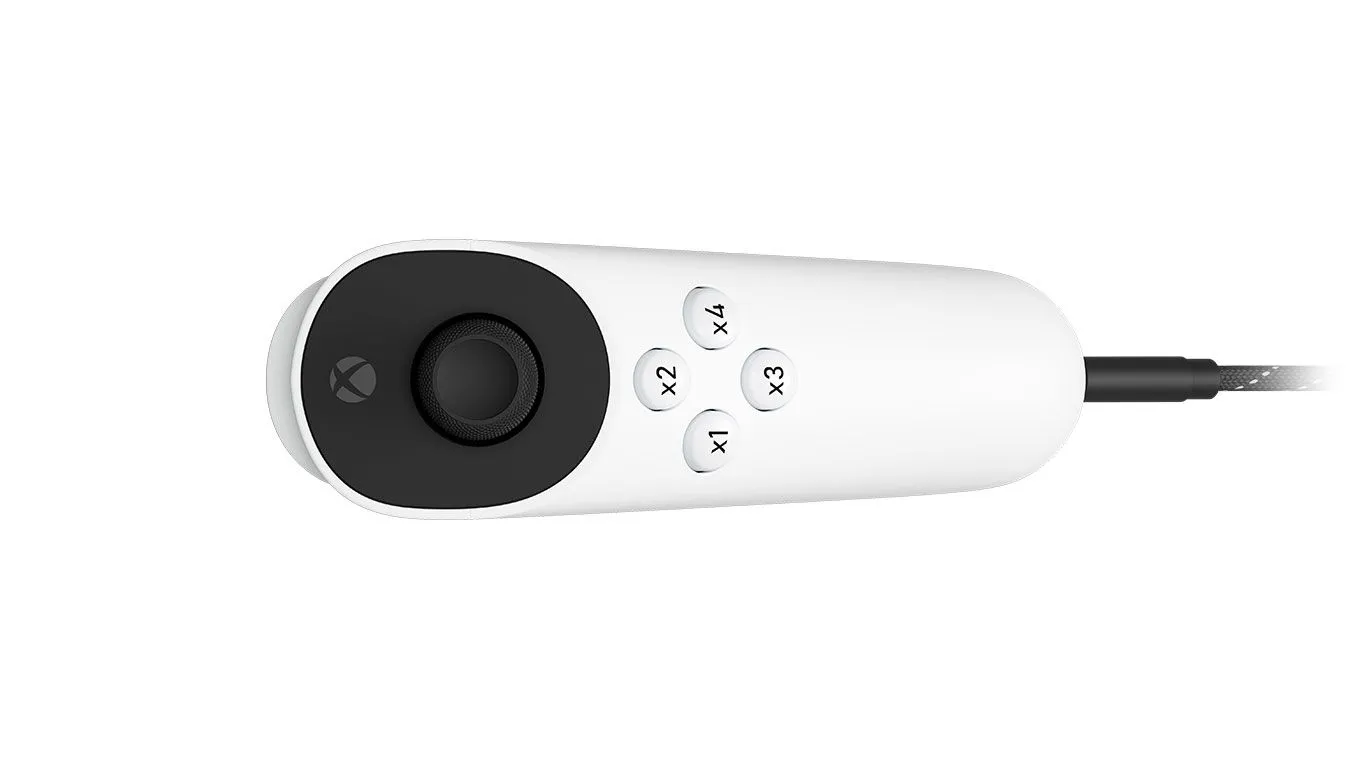 Hình ảnh bộ điều khiển Xbox Adaptive Joystick của Microsoft, thiết kế cho game thủ có hạn chế vận động.