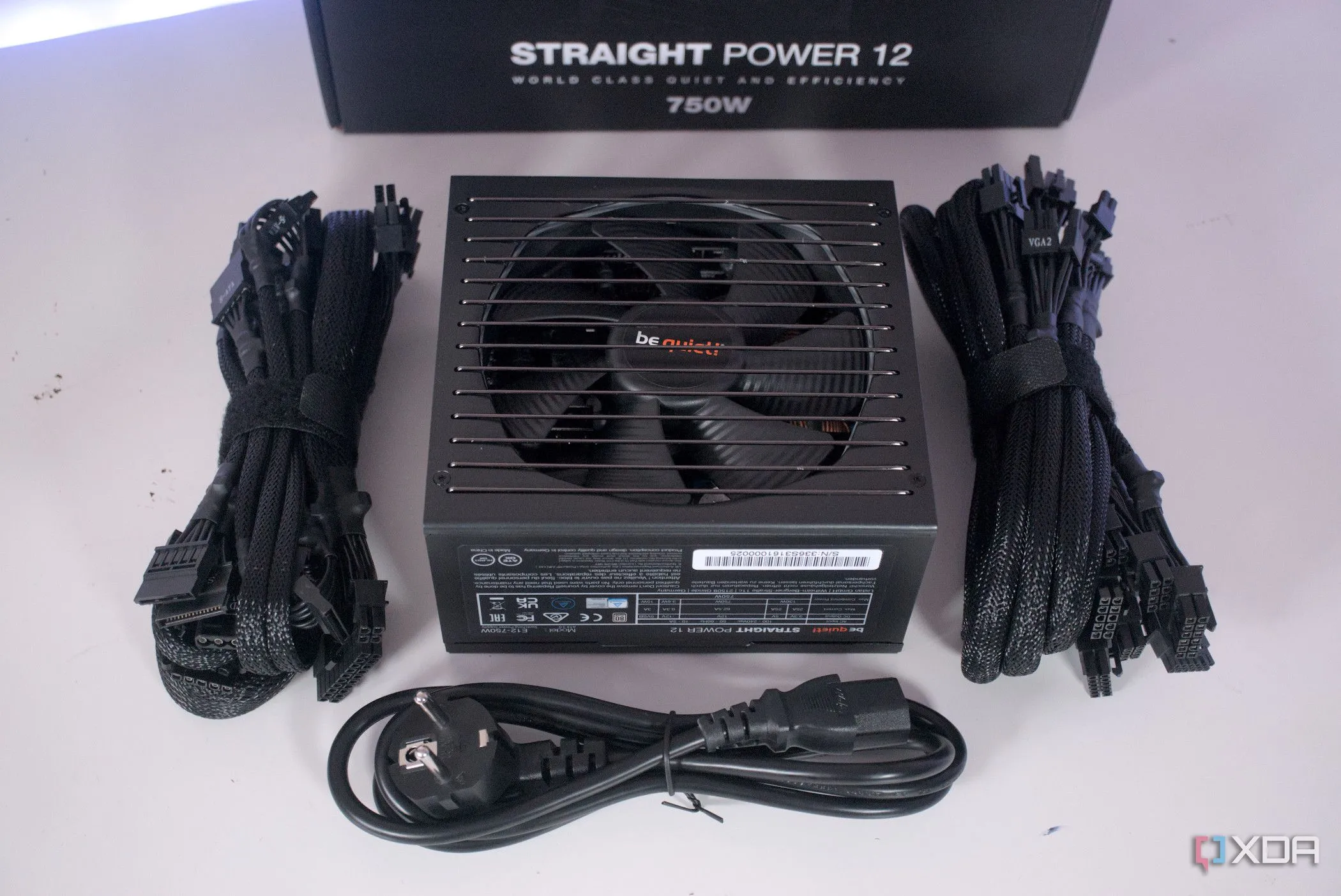 Hình ảnh các linh kiện bên trong bộ nguồn be quiet! Pure Power 12 M 850W.