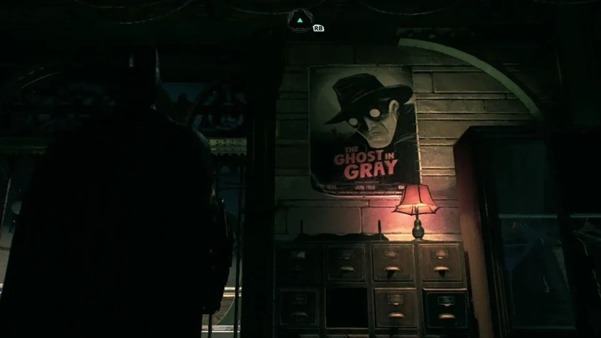 Hình ảnh cận cảnh Batman trong gameplay của Arkham Knight, thể hiện đồ họa chân thực và chi tiết