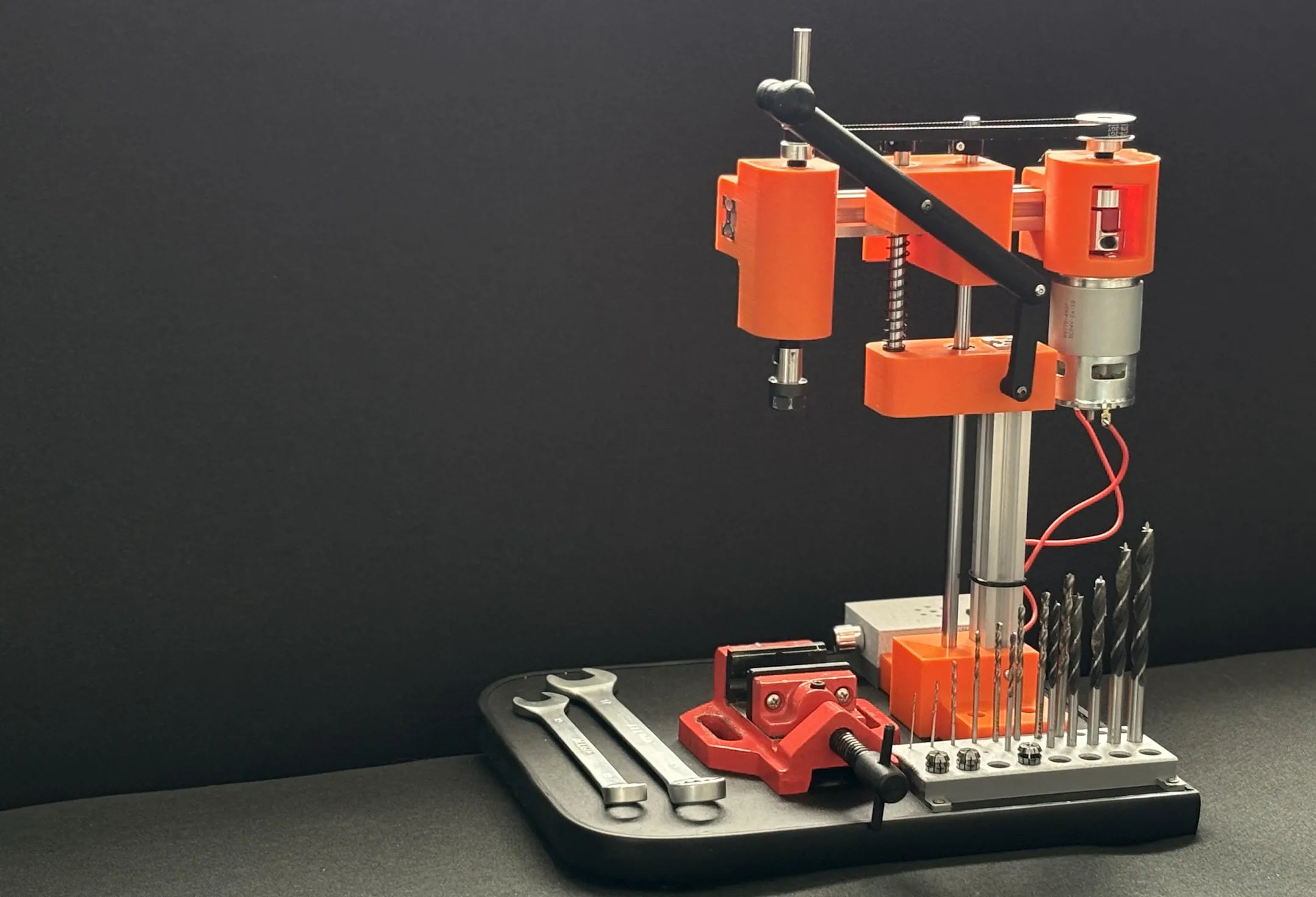Hình ảnh cận cảnh máy khoan bàn được chế tạo hoàn toàn bằng công nghệ in 3D