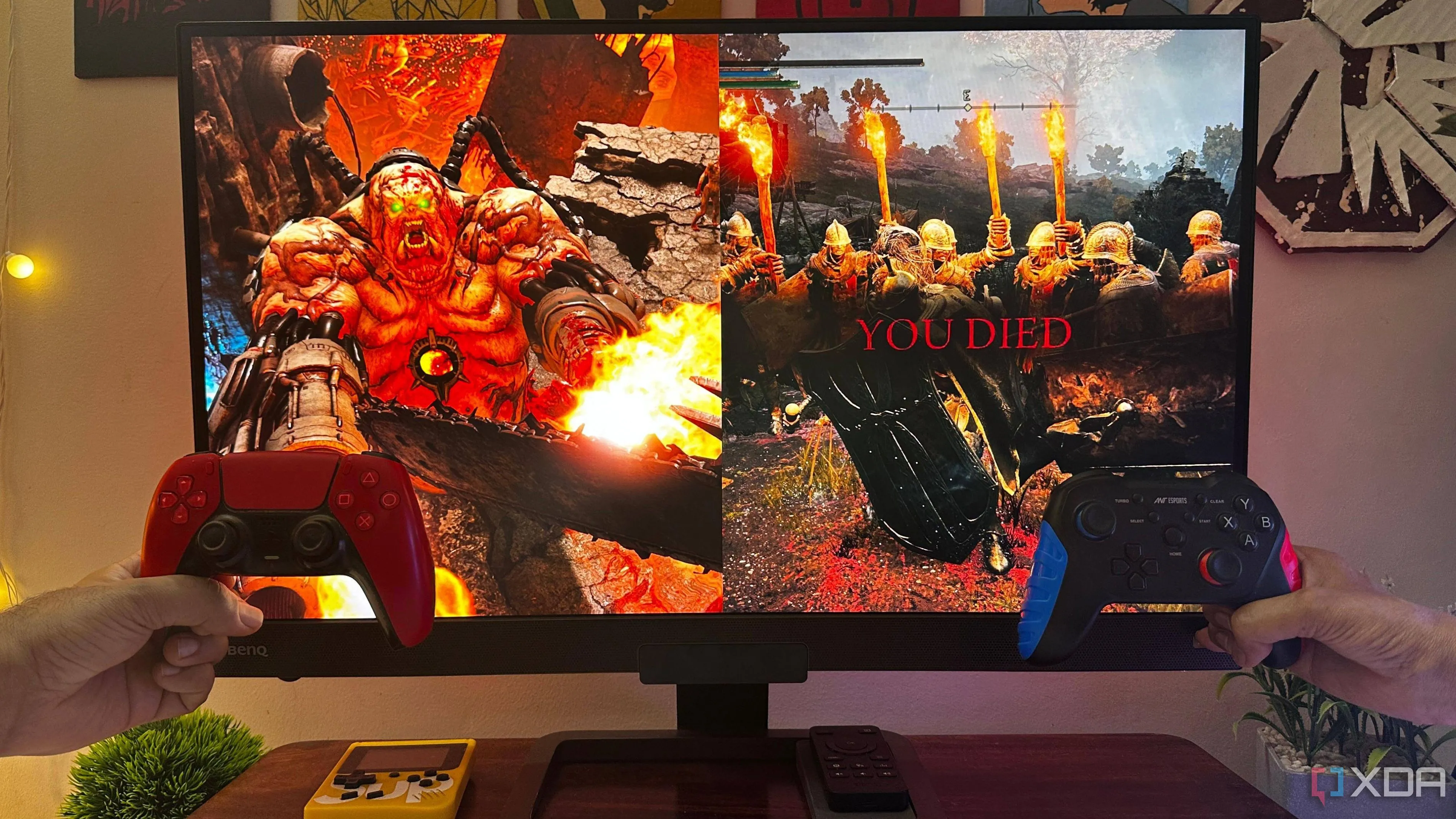 Hình ảnh màn hình máy tính hiển thị Doom Eternal và Elden Ring, cùng hai người đang cầm bộ điều khiển game.
