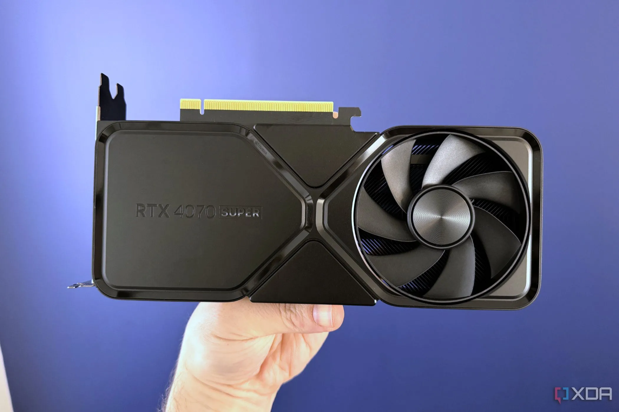 Hình ảnh minh họa card đồ họa Nvidia GeForce RTX series, đại diện cho các bản cập nhật driver khắc phục lỗi màn hình đen trên RTX 50 series