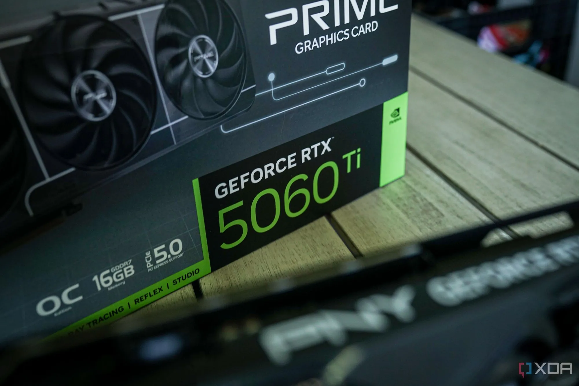 Hộp card đồ họa Nvidia, tượng trưng cho các dòng GPU phổ biến với 8GB VRAM