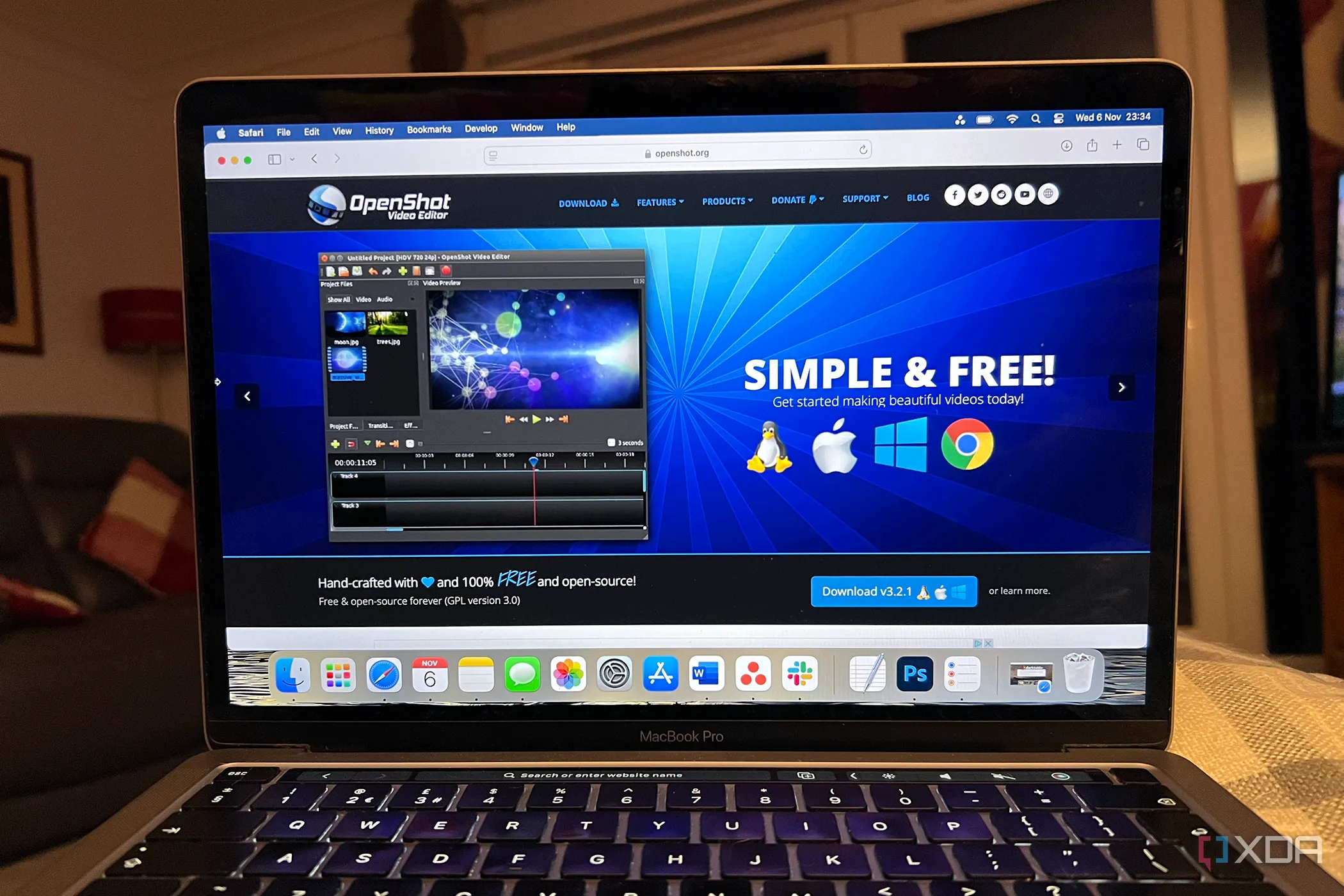 MacBook hiển thị giao diện công cụ chỉnh sửa video OpenShot, đại diện cho các lựa chọn mã nguồn mở thay thế phần mềm chuyên nghiệp.