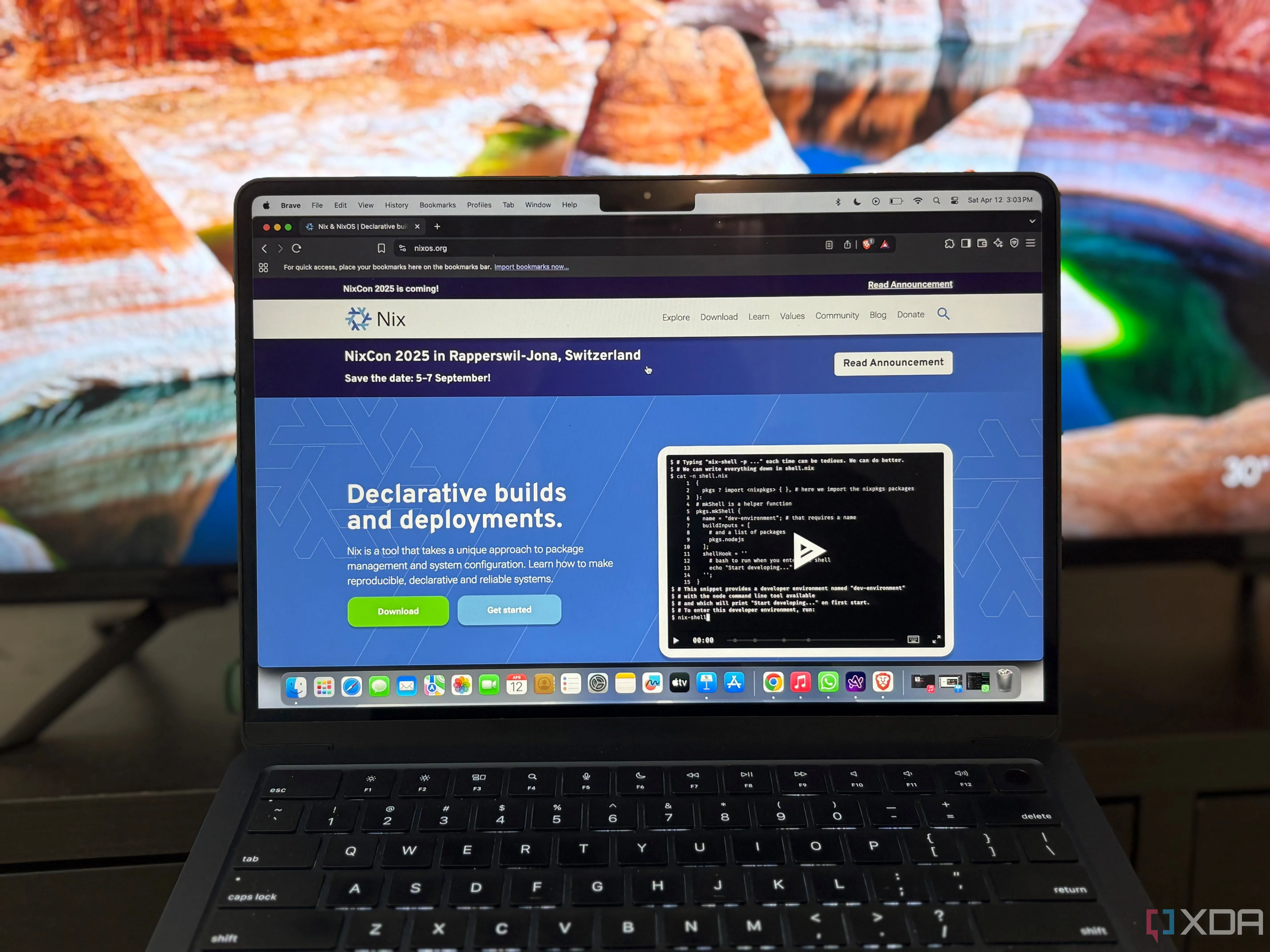 Màn hình desktop của NixOS, thể hiện giao diện chuyên sâu và môi trường làm việc đặc trưng.