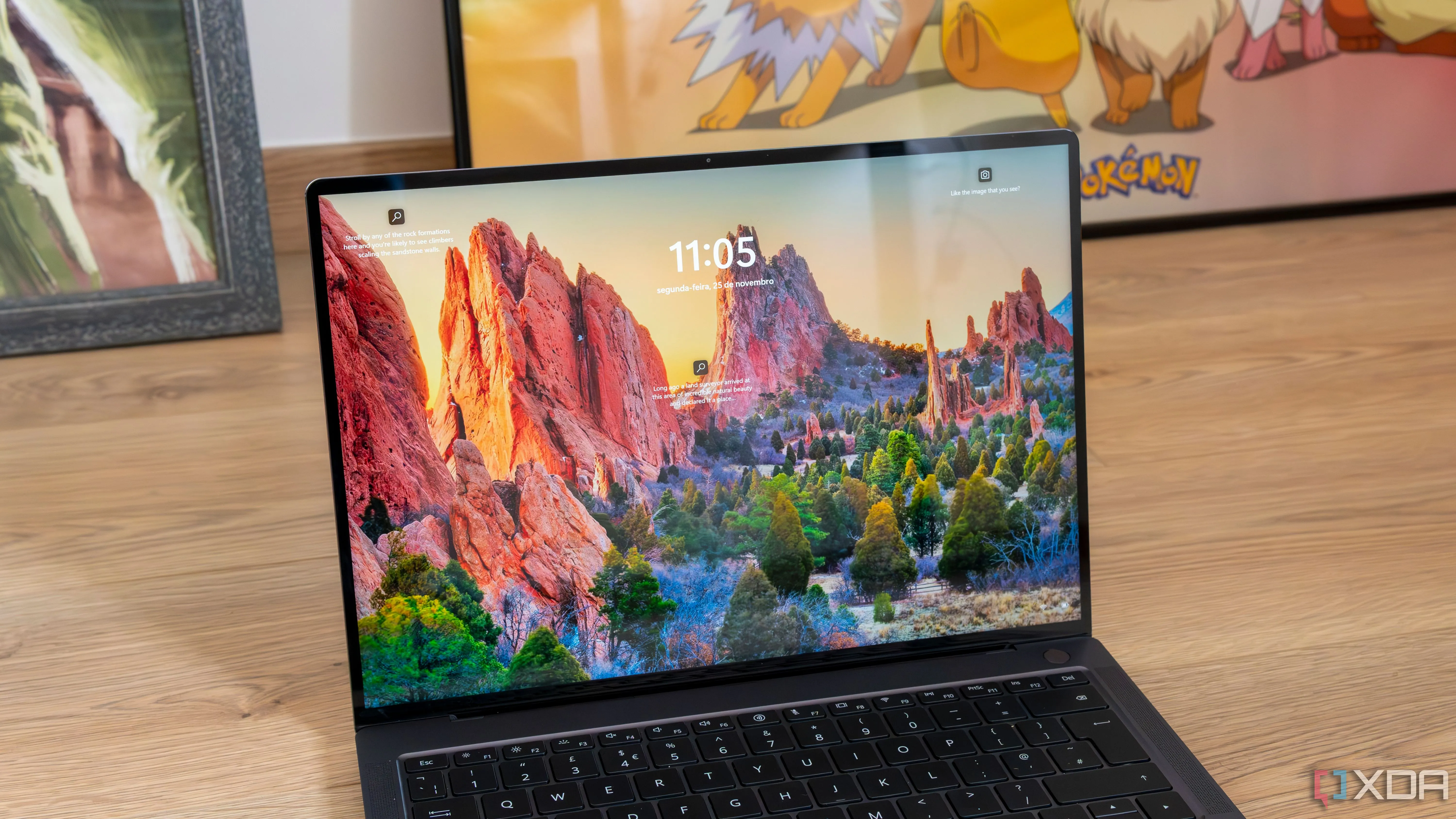 Màn hình khóa Windows 11 hiển thị các widget thời tiết và thông tin, minh họa tính năng widget