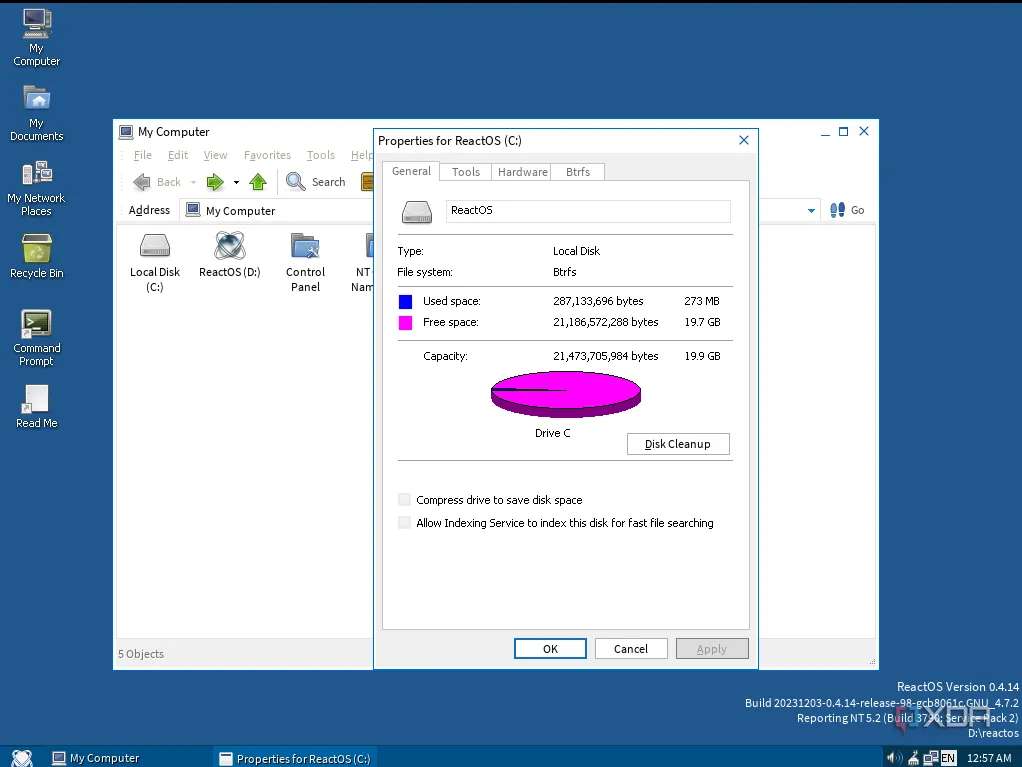 Màn hình khởi động ReactOS từ phân vùng Btrfs, thể hiện khả năng tương thích của hệ thống tệp