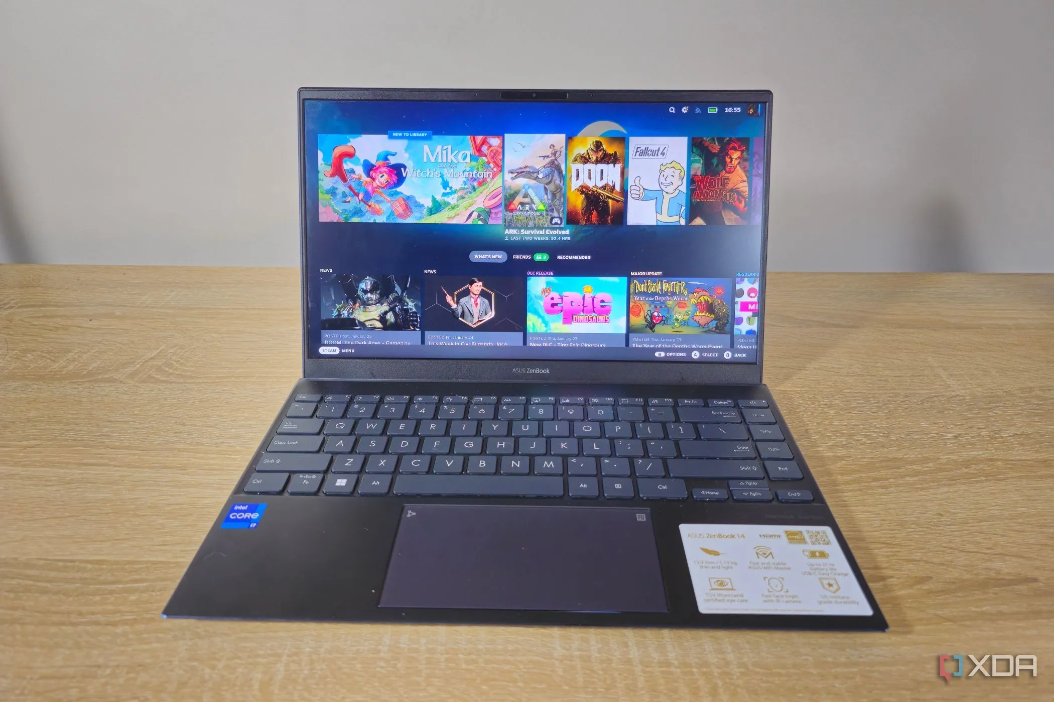 Màn hình laptop hiển thị chế độ Steam Big Picture Mode với nhiều game cũ, trong đó có thể là các game thư giãn