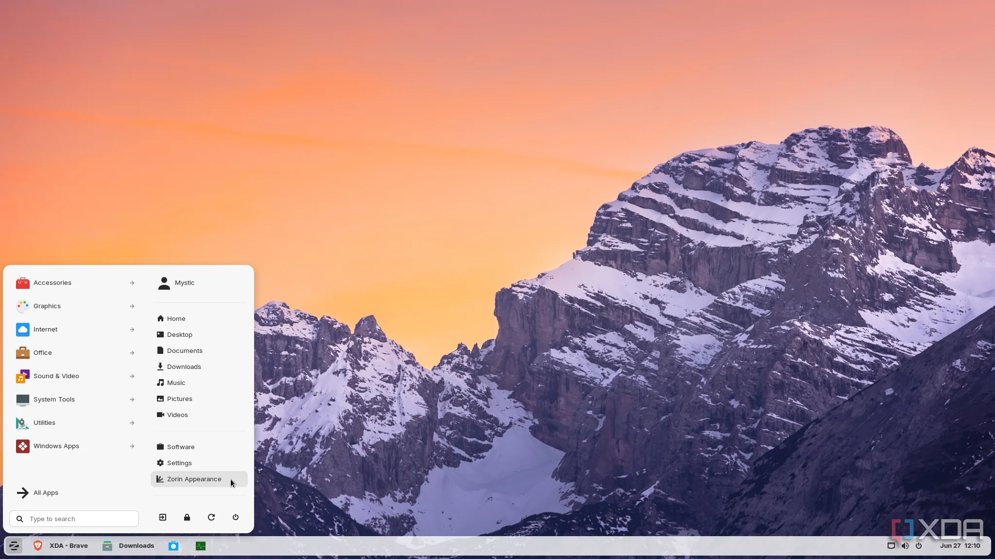 Màn hình sau khi cài đặt sạch Zorin OS cho thấy ít ứng dụng không cần thiết