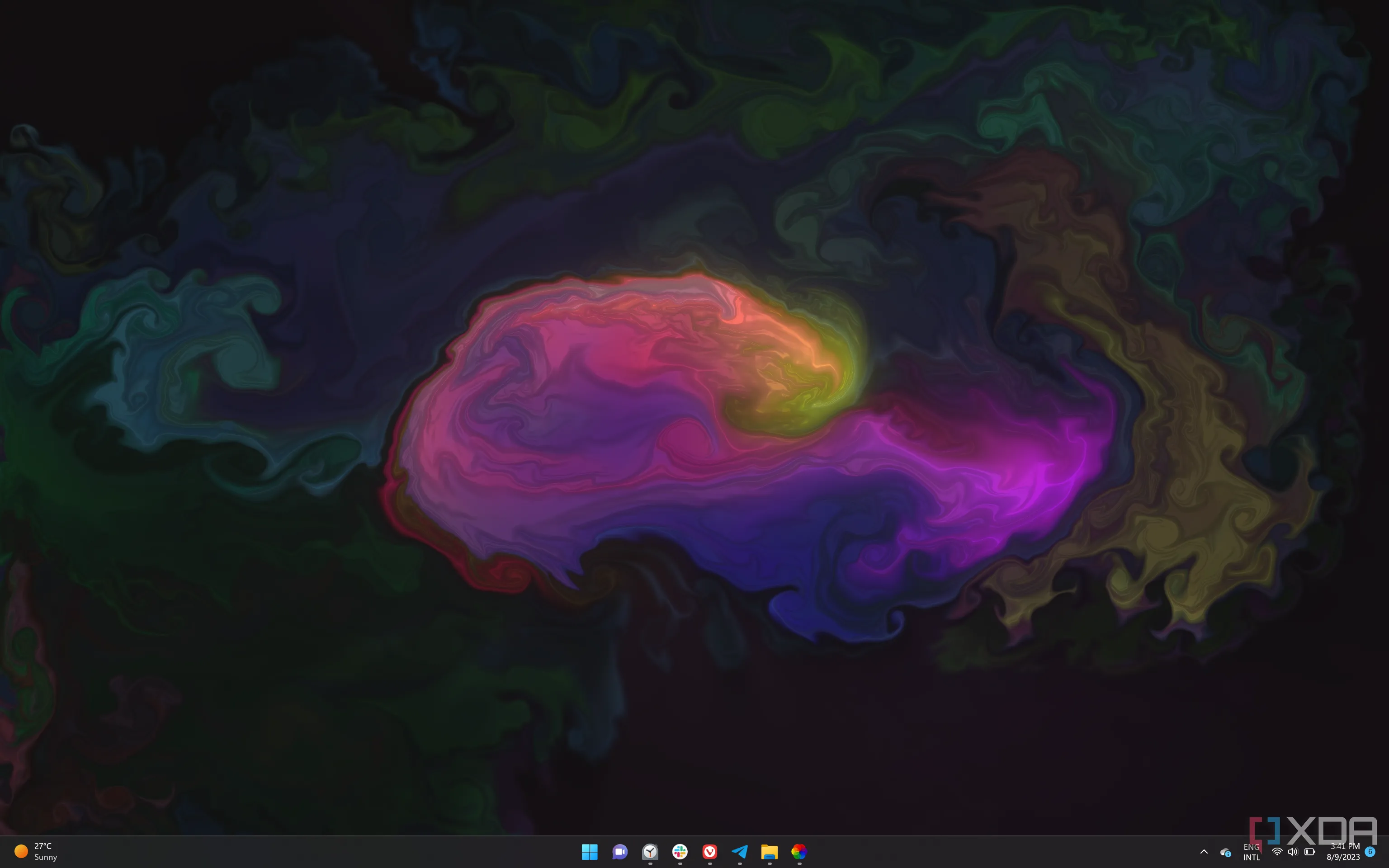Màn hình Windows 11 với hình nền động hiệu ứng mực nước độc đáo