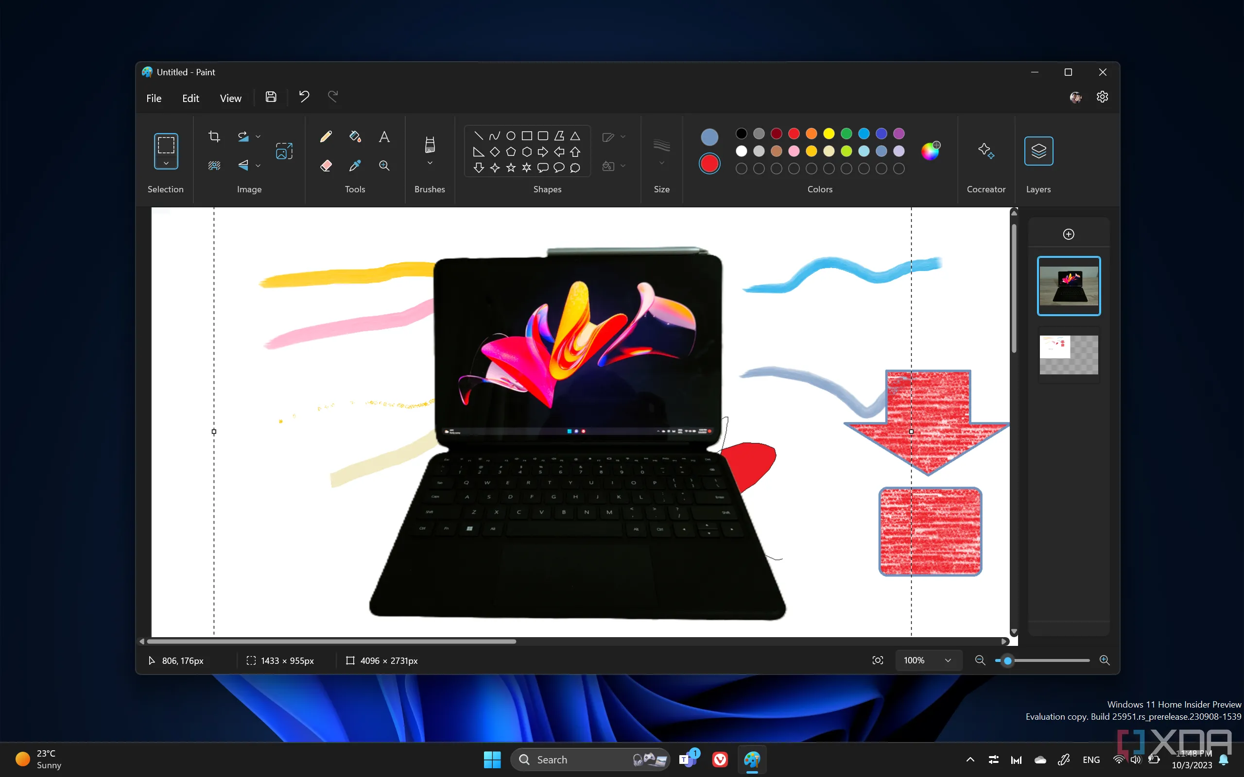 Màn hình Windows 11 với ứng dụng Paint đang chạy, hiển thị các công cụ và giao diện