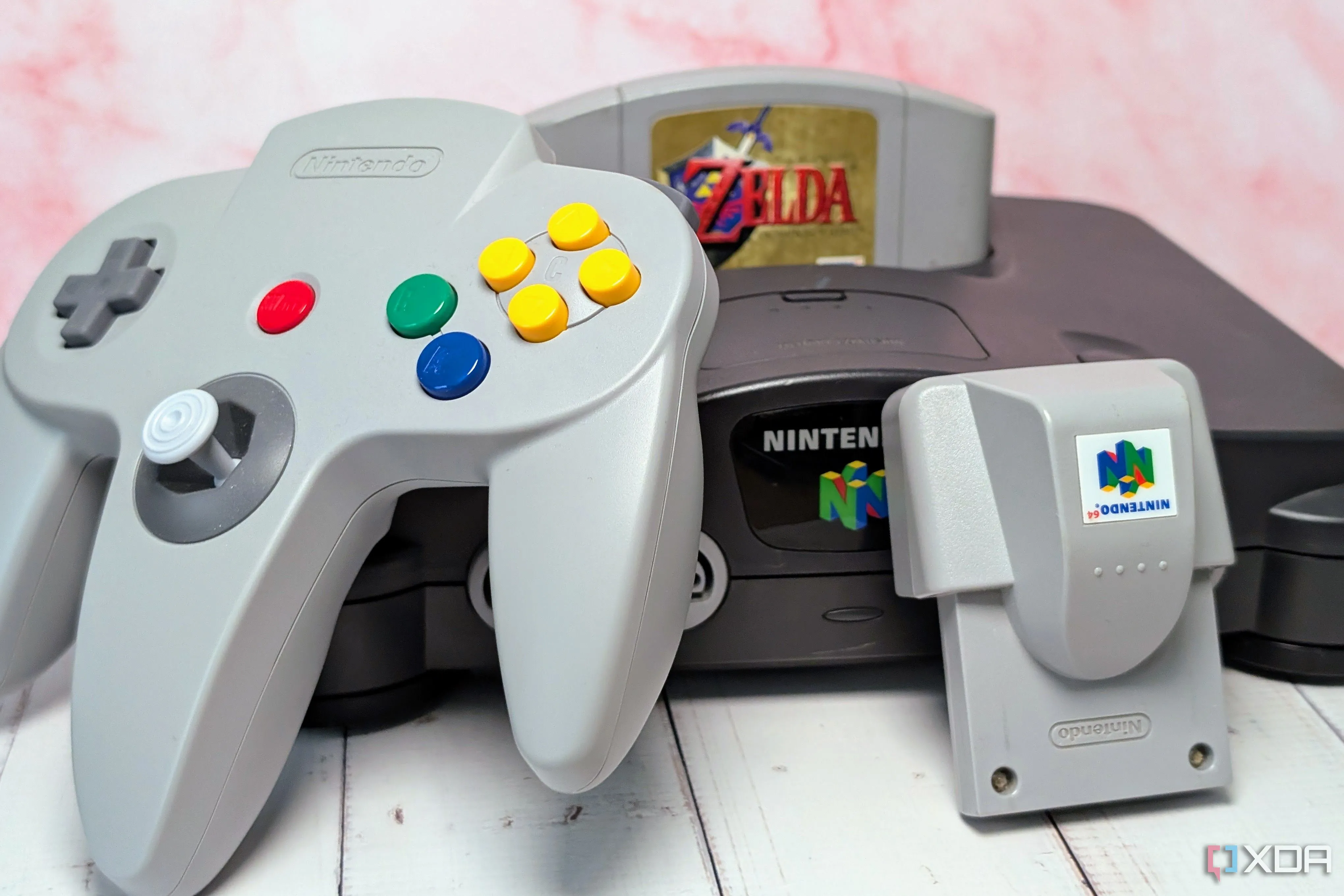 Máy chơi game Nintendo 64 với tay cầm, Rumble Pak và game The Legend of Zelda: Ocarina of Time