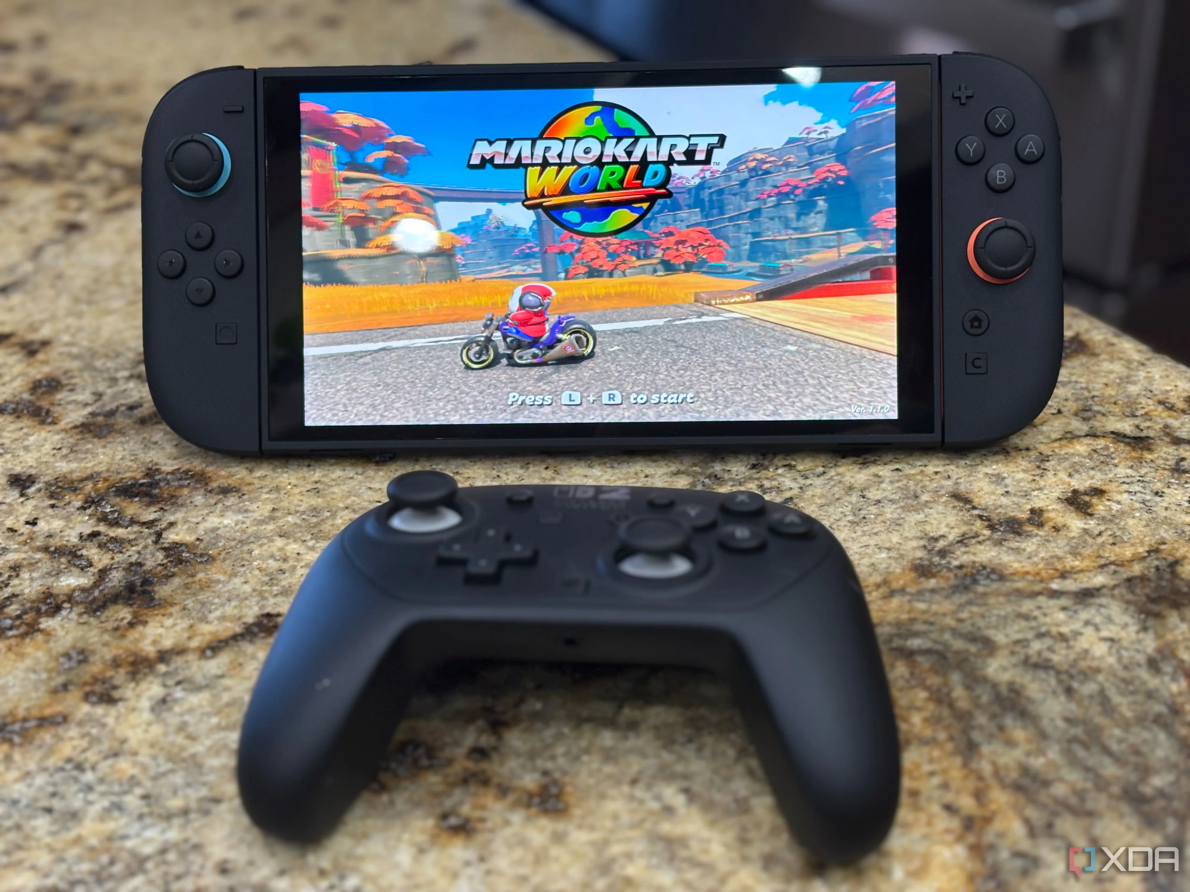 Máy chơi game Nintendo Switch 2 cùng tay cầm Pro Controller, biểu tượng của trải nghiệm chơi game nâng cao trên console mới