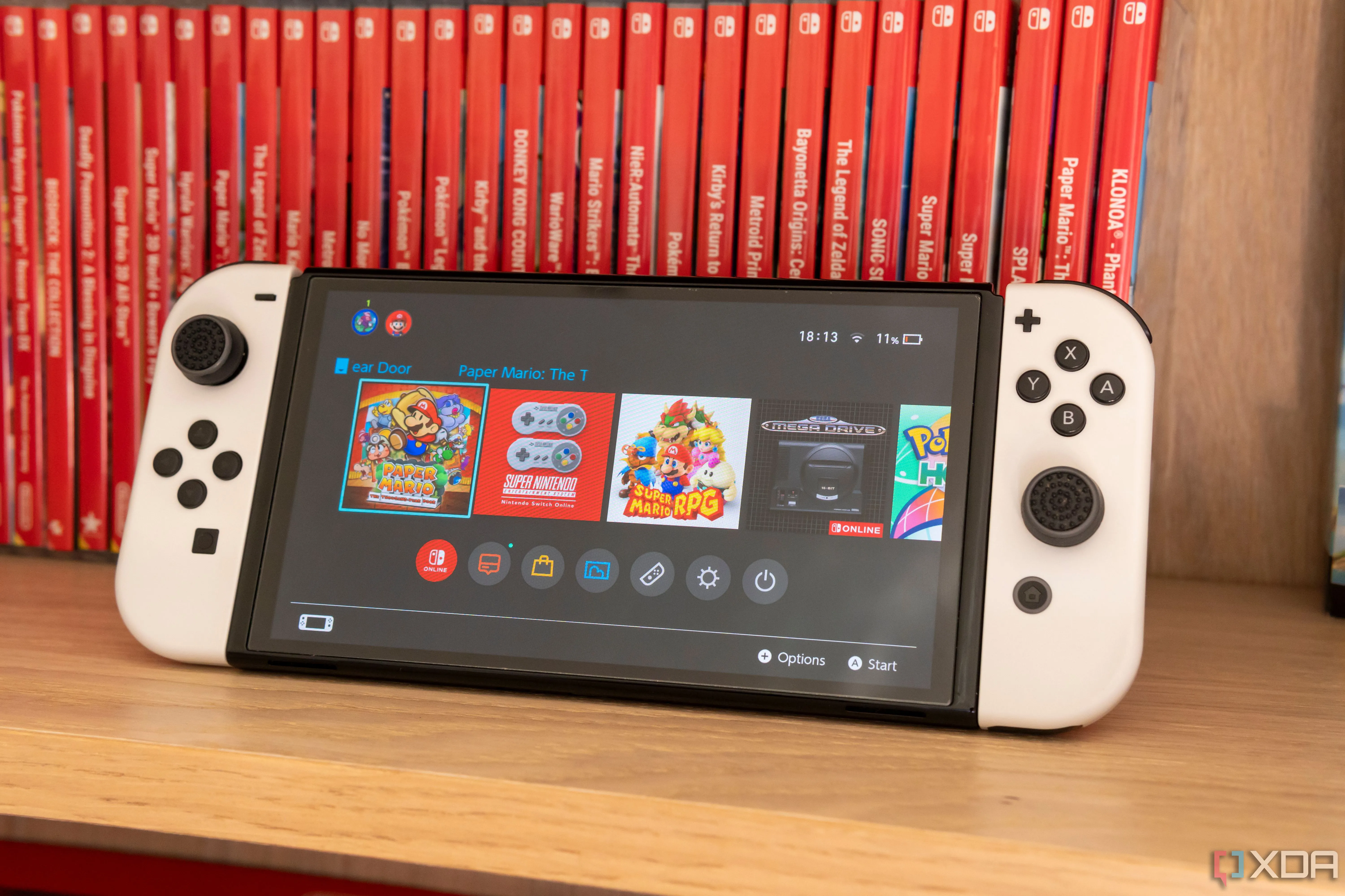 Máy chơi game Nintendo Switch, nền tảng chịu ảnh hưởng từ các vụ kiện giả lập như Yuzu và Ryujinx.