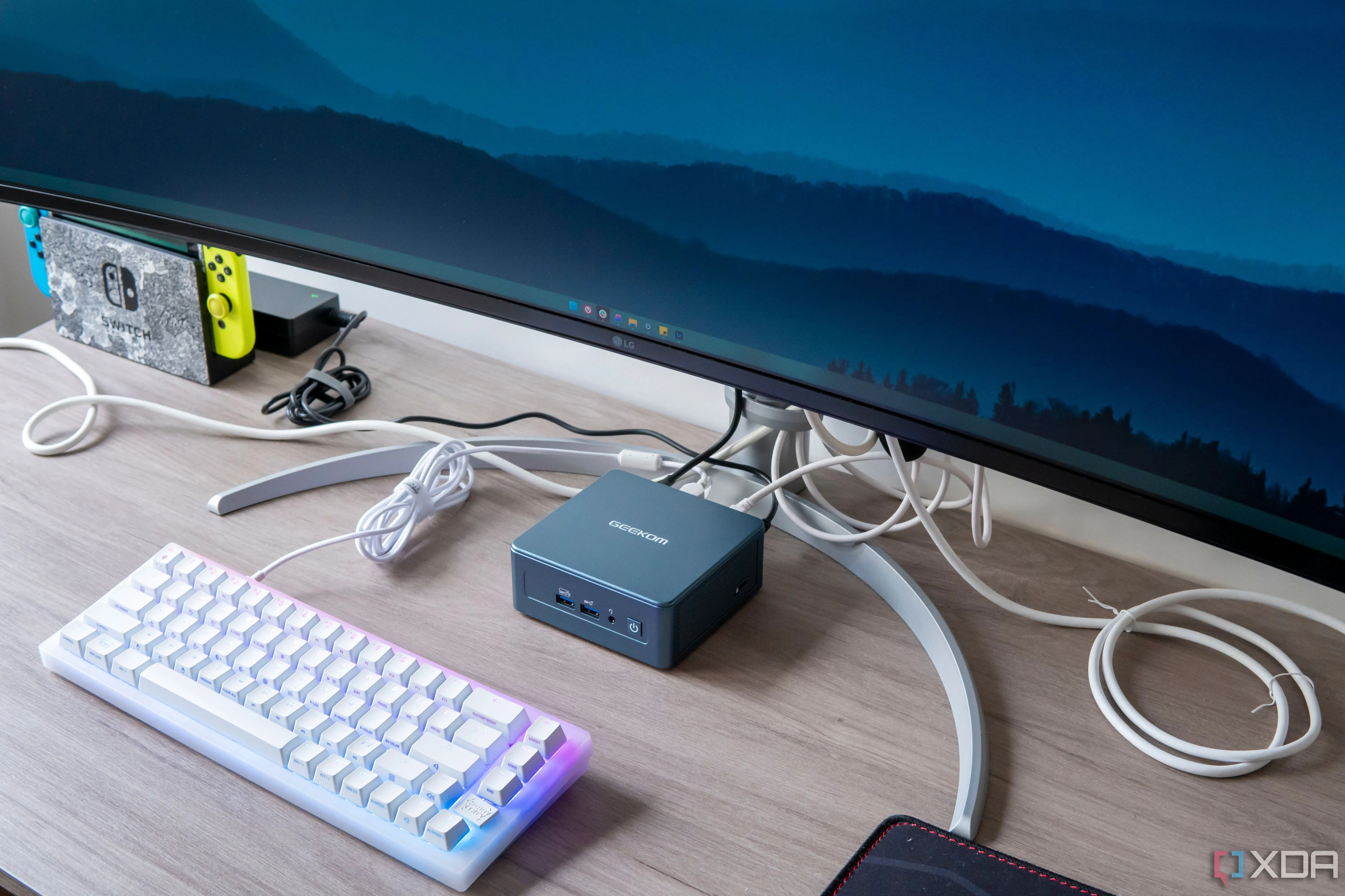 Máy tính mini Geekom Mini IT13, một nền tảng phổ biến để trải nghiệm tùy biến Windows