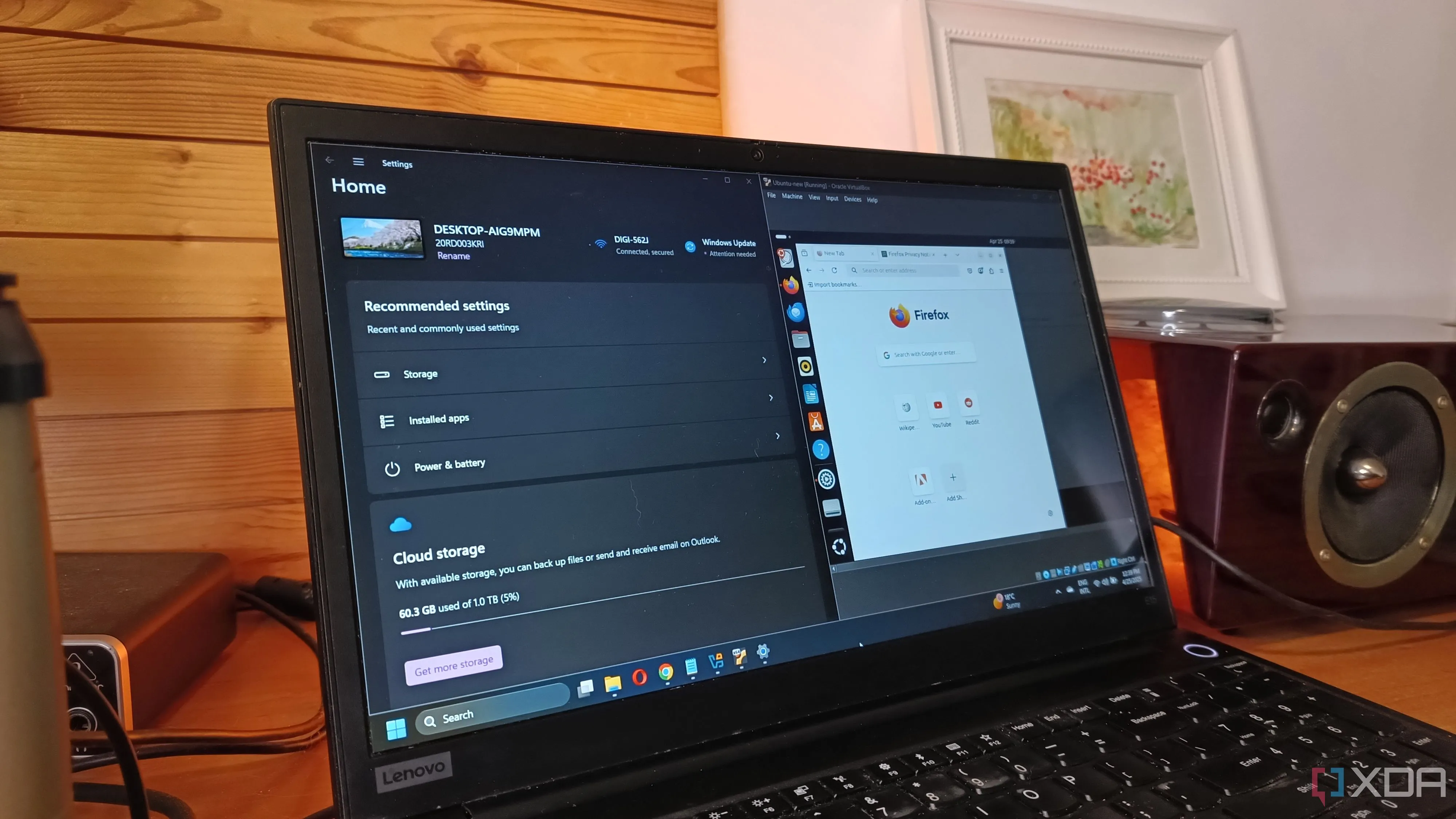 Máy tính xách tay chạy Windows 11 và Ubuntu trong máy ảo, minh họa khả năng tùy chỉnh môi trường làm việc.