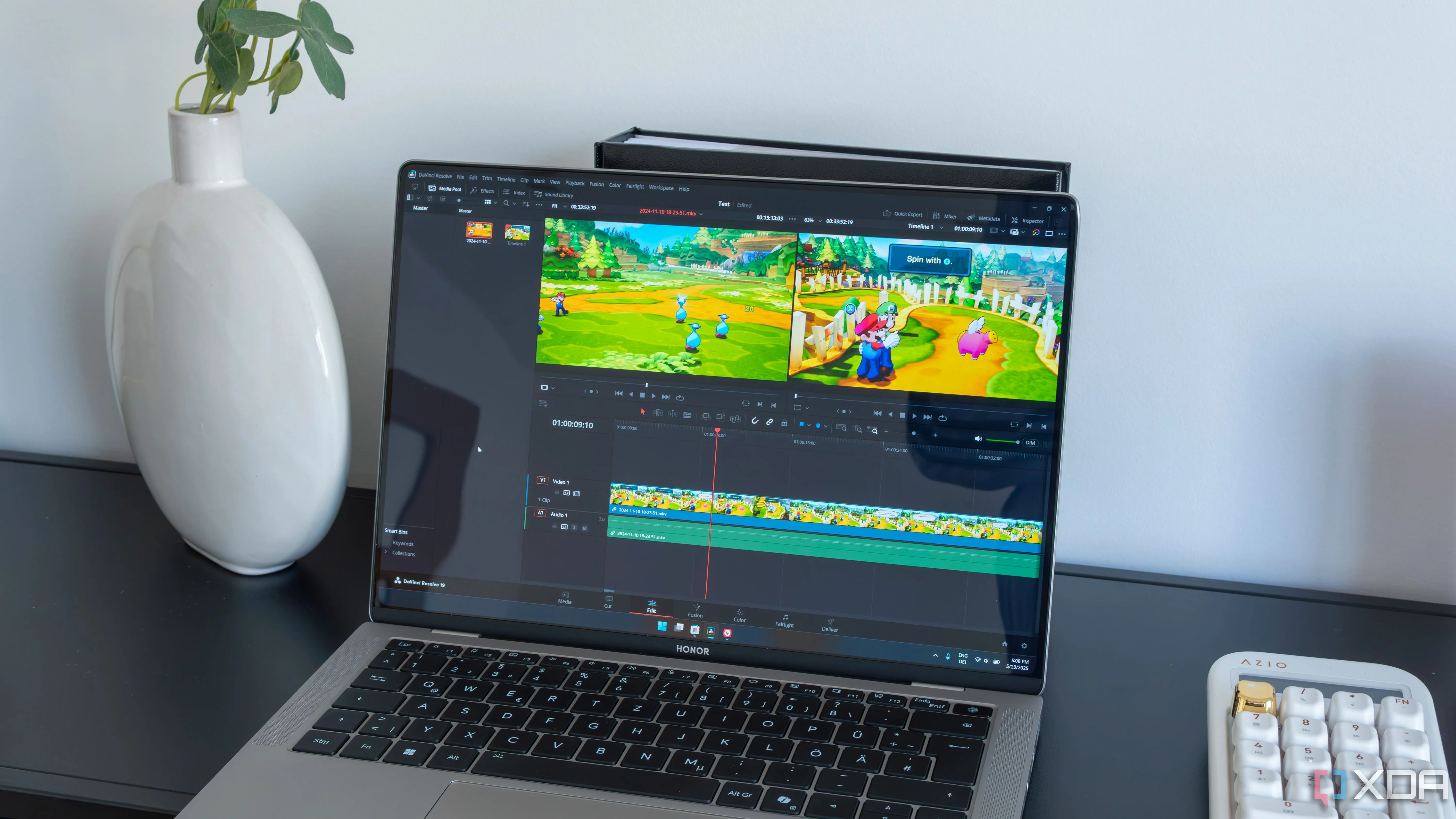 Máy tính xách tay đang chạy phần mềm DaVinci Resolve, công cụ biên tập video chuyên nghiệp miễn phí được đánh giá cao.