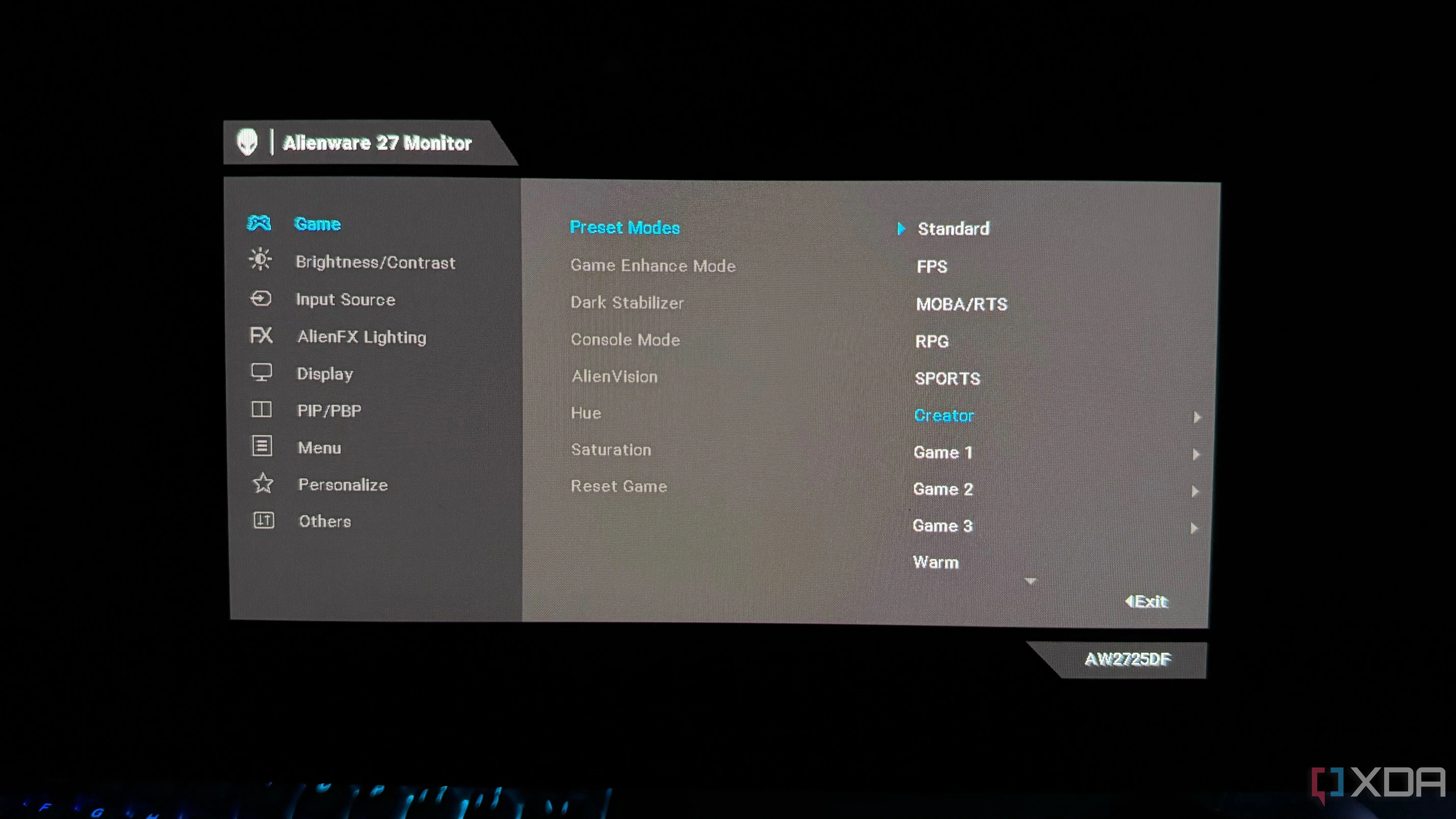 Menu cài đặt OSD của màn hình Alienware hiển thị tùy chọn hồ sơ màu sắc