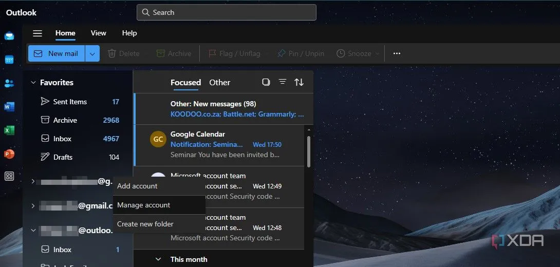 Menu tùy chọn &quot;Quản lý tài khoản&quot; trong ứng dụng Outlook cho Windows