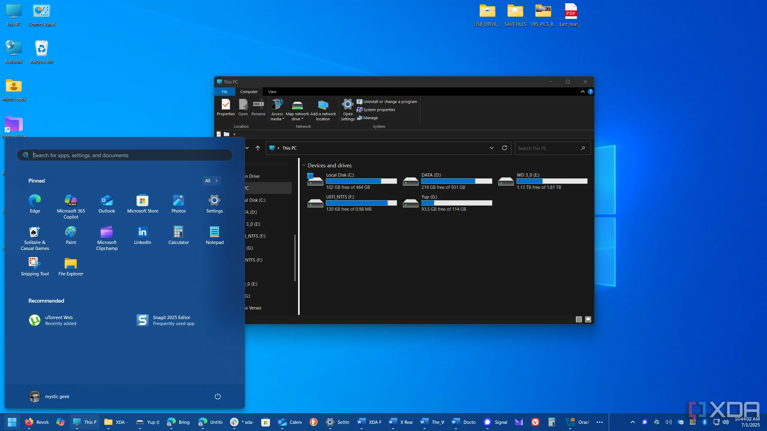 Minh họa thanh Taskbar Windows 11 hiển thị nhãn ứng dụng sau khi tùy chỉnh để giống Windows 10