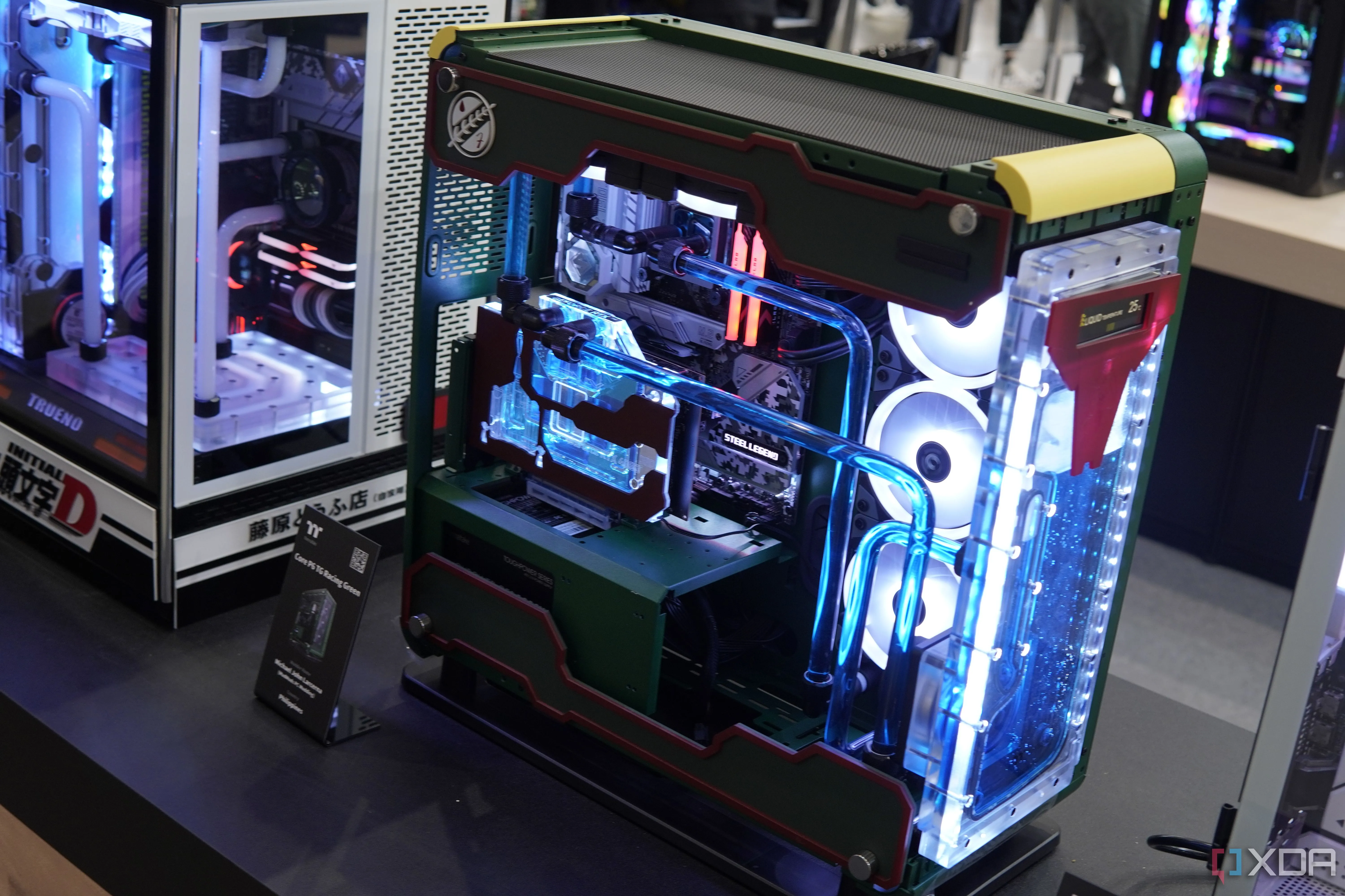 Một chiếc PC custom dựa trên vỏ Thermaltake Core P6 TG Racing Green