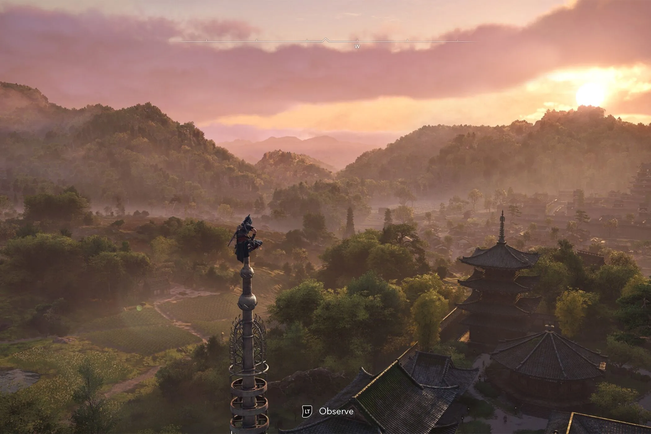 Naoe quan sát lộ trình tuần tra của kẻ thù từ điểm cao trong Assassin's Creed Shadows