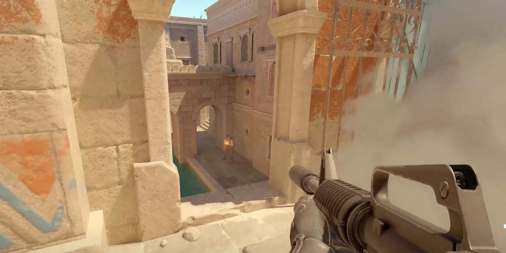 Người chơi Counter-Strike 2 đối đầu trong một trận đấu căng thẳng, thể hiện tính chiến thuật của game FPS.