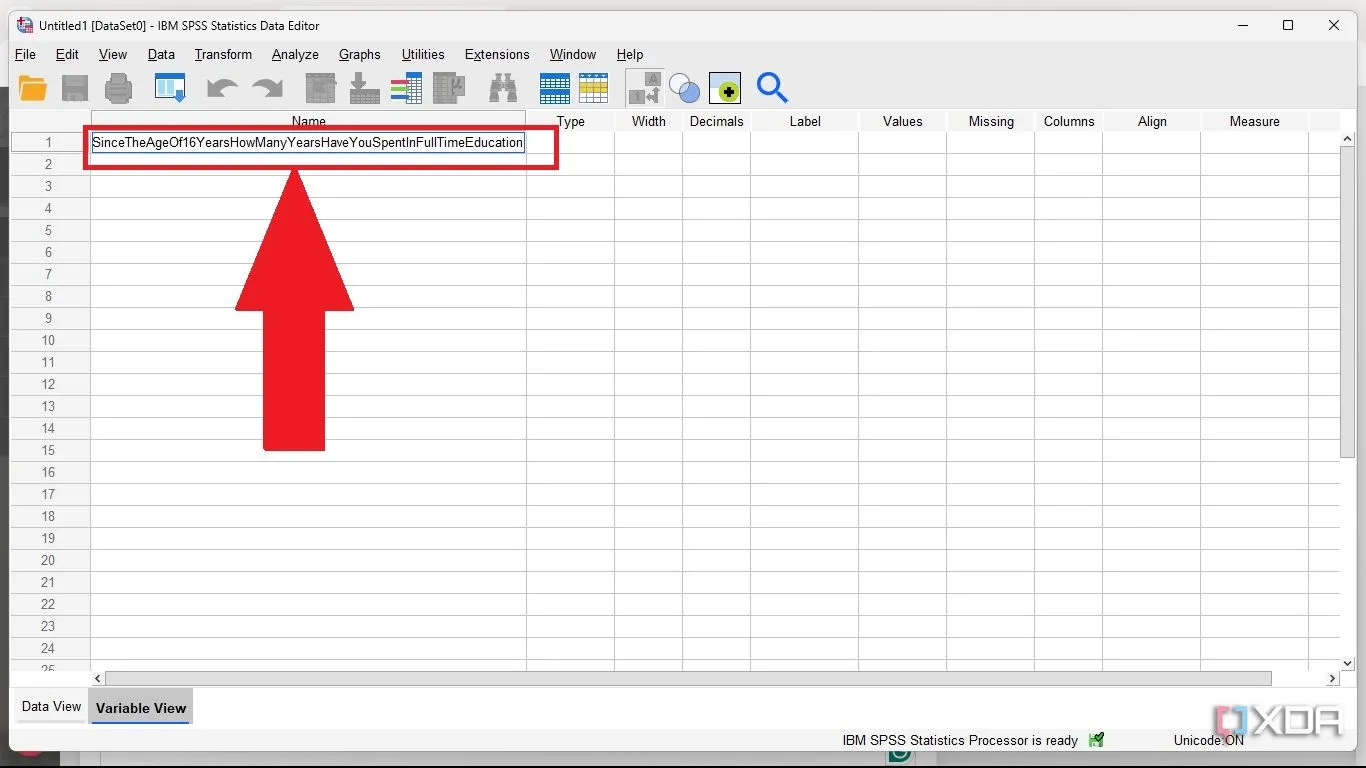 Nhập tên biến theo định dạng PascalCase trong cửa sổ Variable View của SPSS