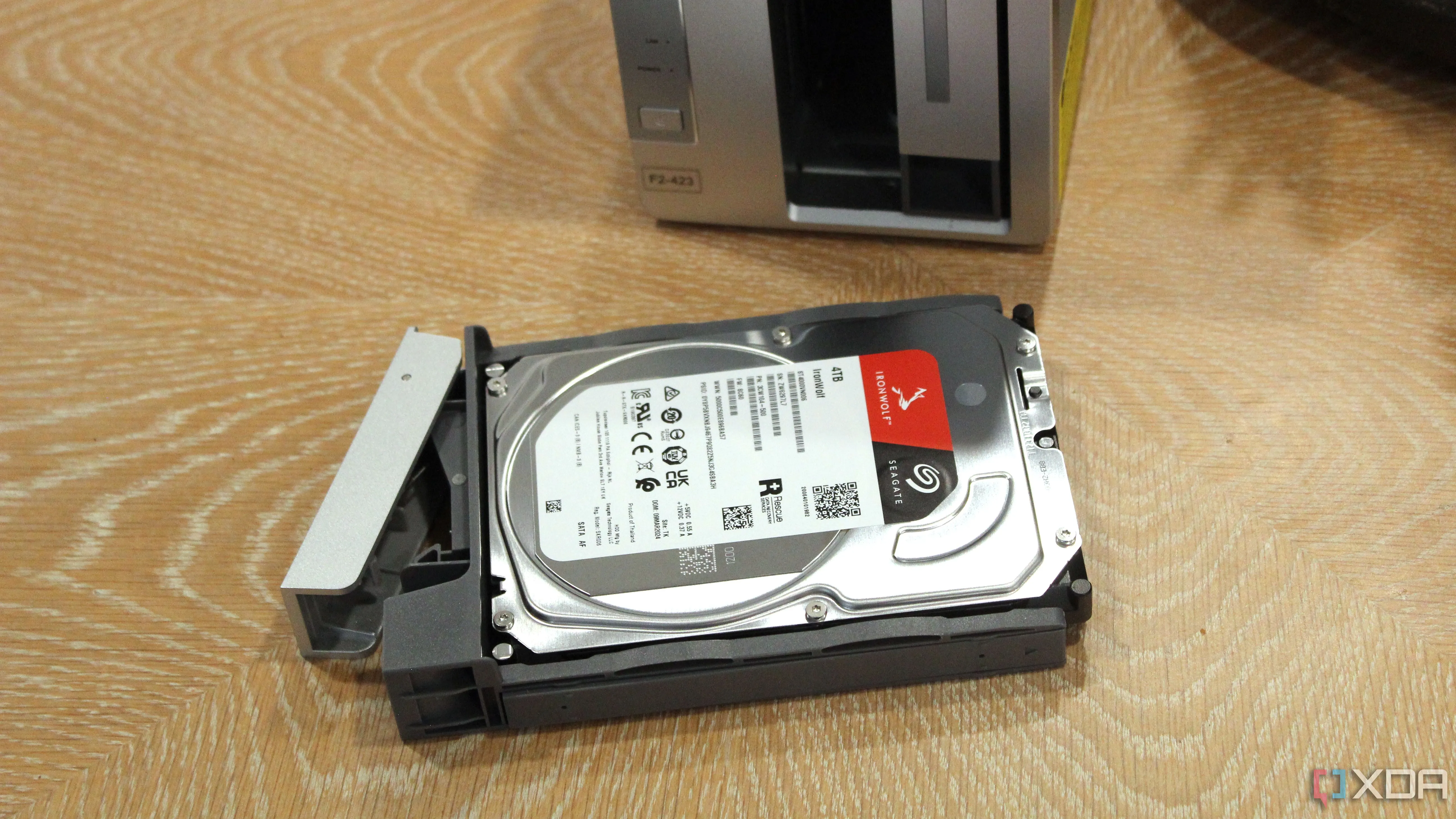 Ổ cứng HDD trong khung TerraMaster F2-423