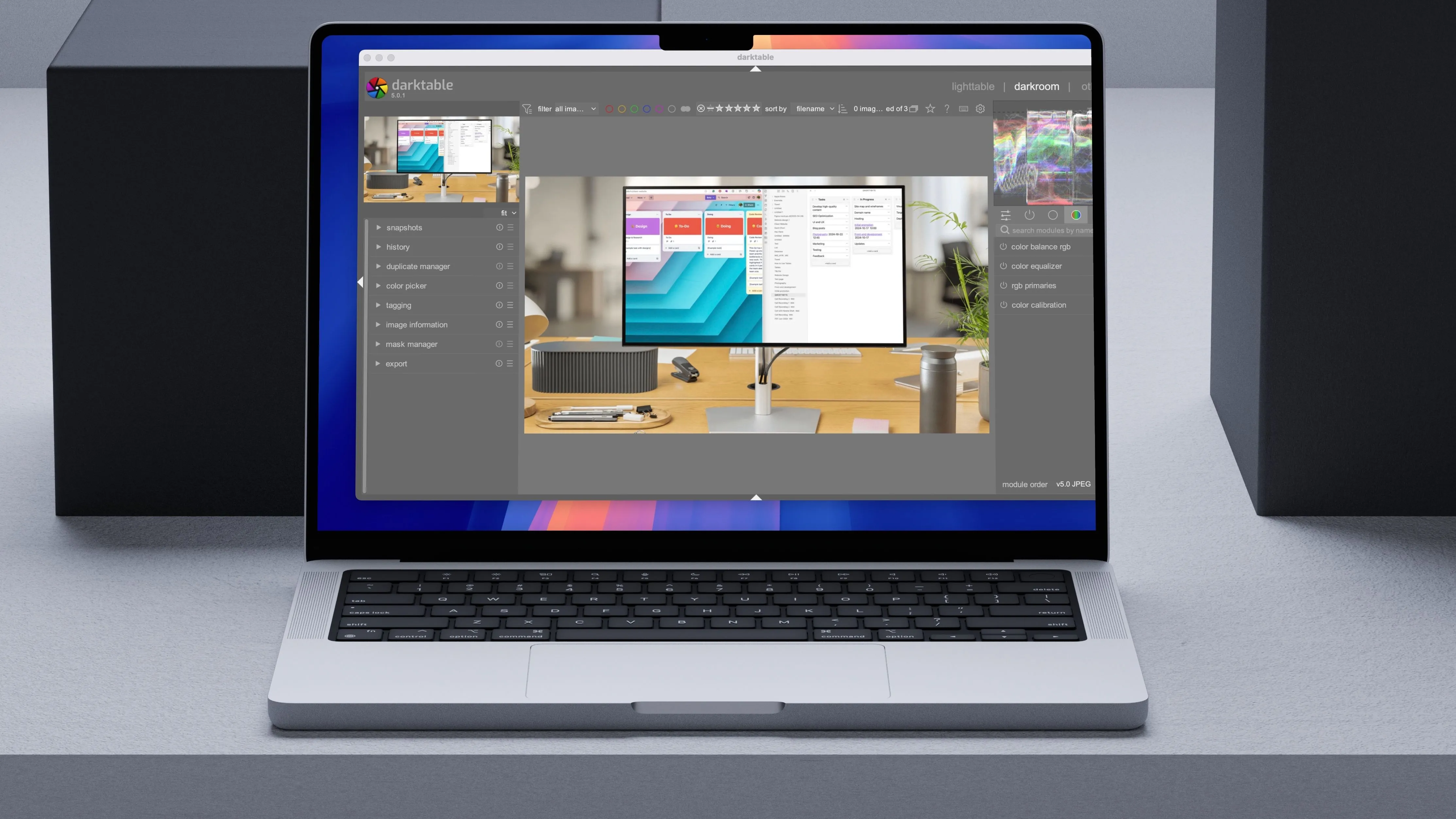 So sánh các phần mềm thay thế Adobe Lightroom nguồn mở như Darktable và RawTherapee trên Linux.