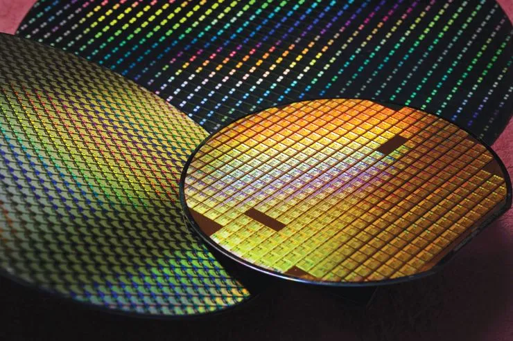 Tấm wafer chip bán dẫn từ TSMC, minh họa cho quy trình sản xuất GPU phức tạp