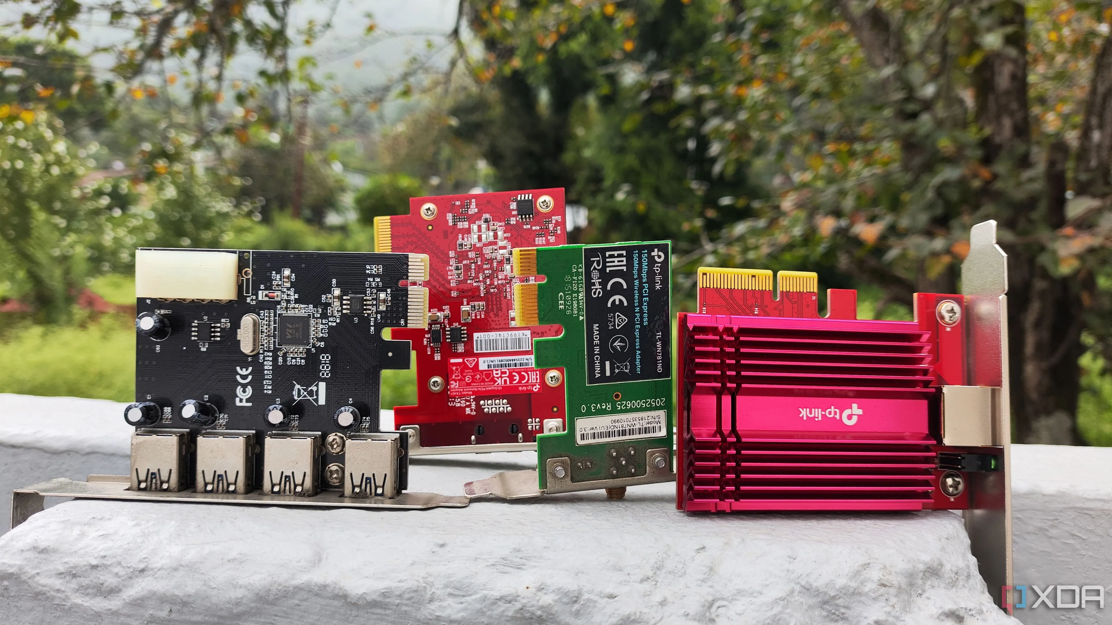 Tập hợp các card mở rộng PCIe, bao gồm cả card Wi-Fi 7, cho phép nâng cấp PC linh hoạt