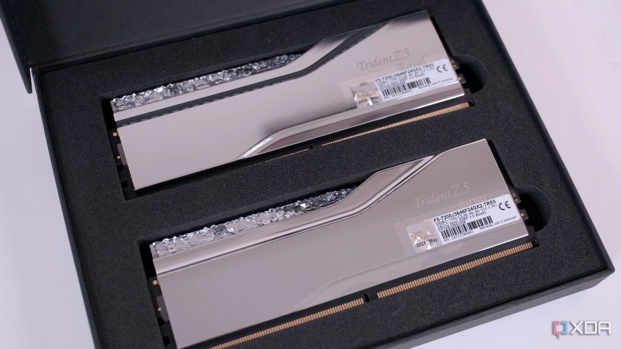 Thanh RAM G.Skill Trident Z5 Royal DDR5 trong hộp, biểu tượng cho RAM tốc độ cao