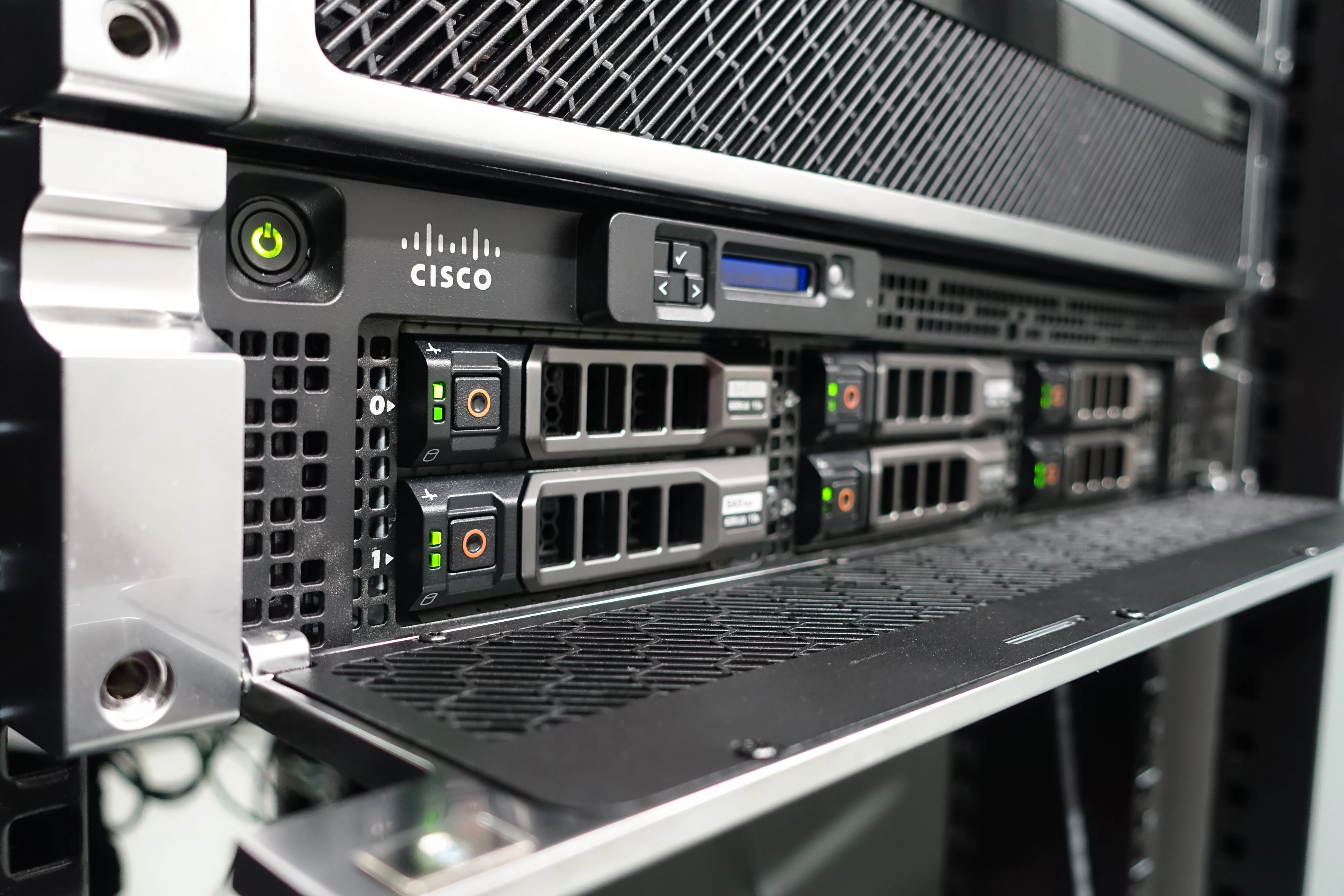 Thiết bị bảo mật email Cisco IronPort C670, một ví dụ về phần cứng doanh nghiệp cũ.
