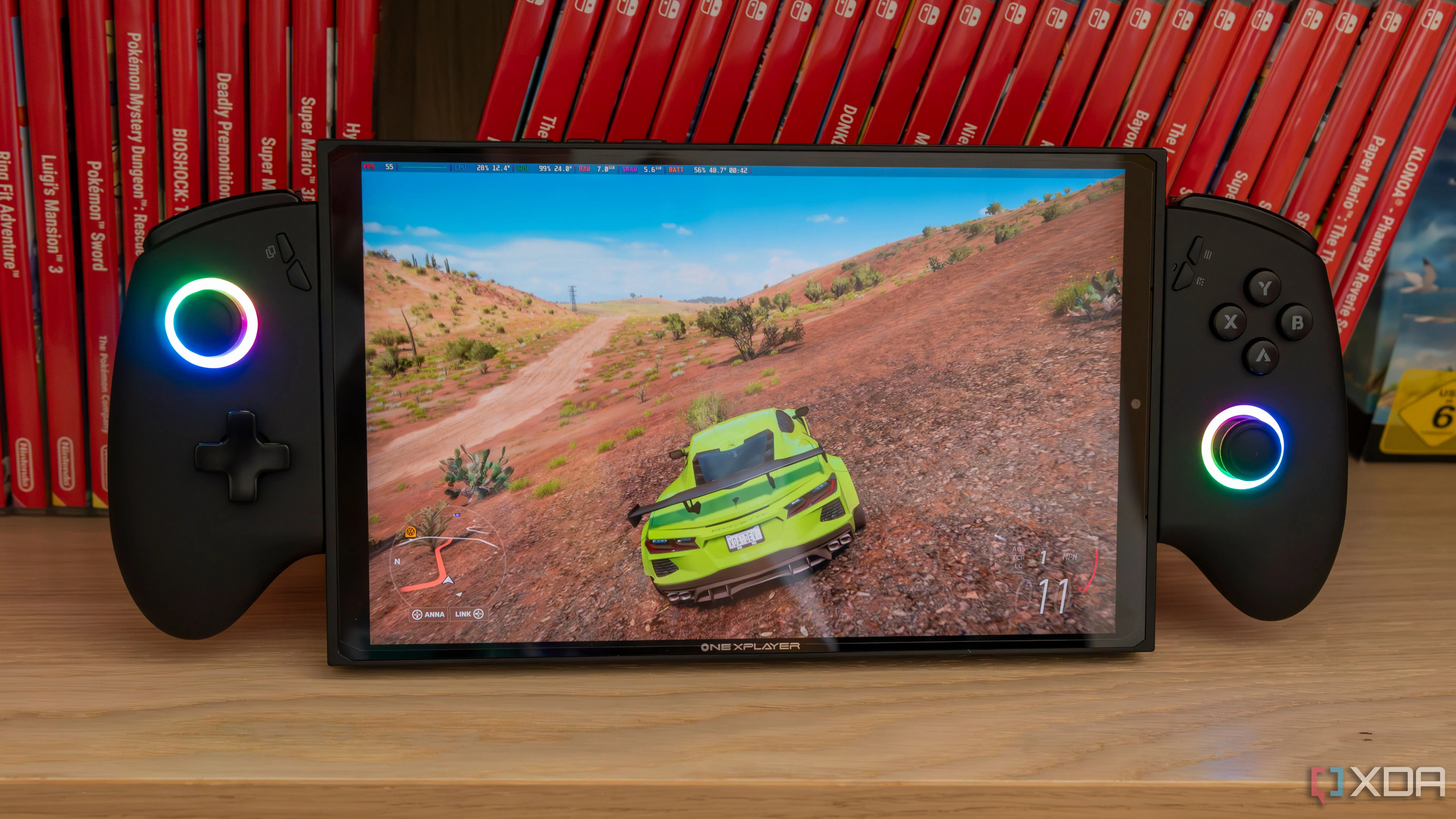 Thiết bị chơi game cầm tay ONEXPLAYER X1 Mini chạy Forza Horizon 5 trên Bazzite
