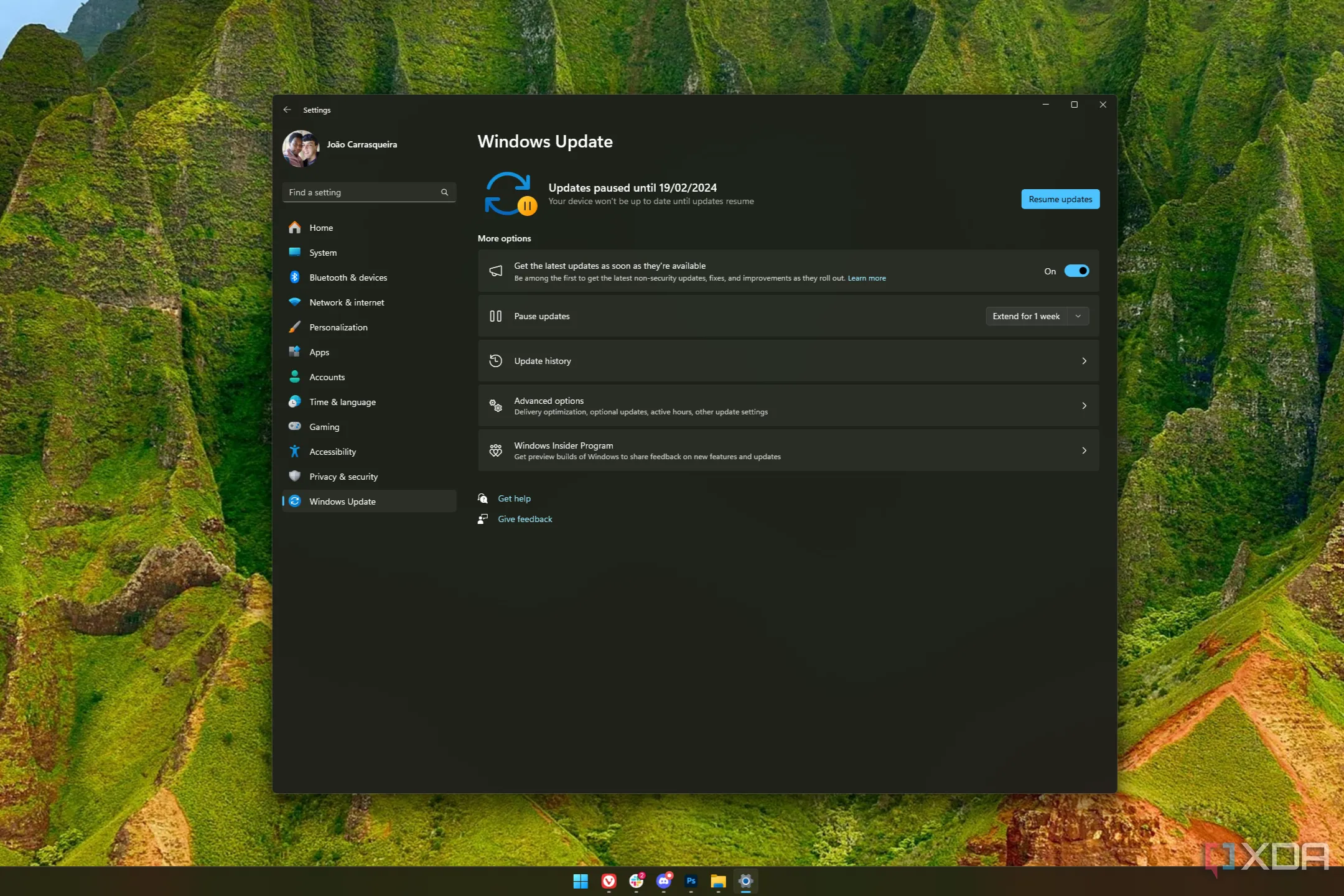 Trạng thái Windows Update cho thấy cập nhật Windows 11 24H2 đang bị tạm dừng
