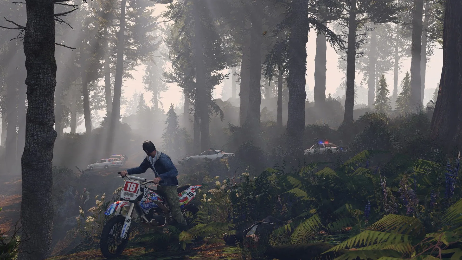 Trevor cưỡi xe địa hình trong rừng được nâng cấp đồ họa trong Grand Theft Auto V PC