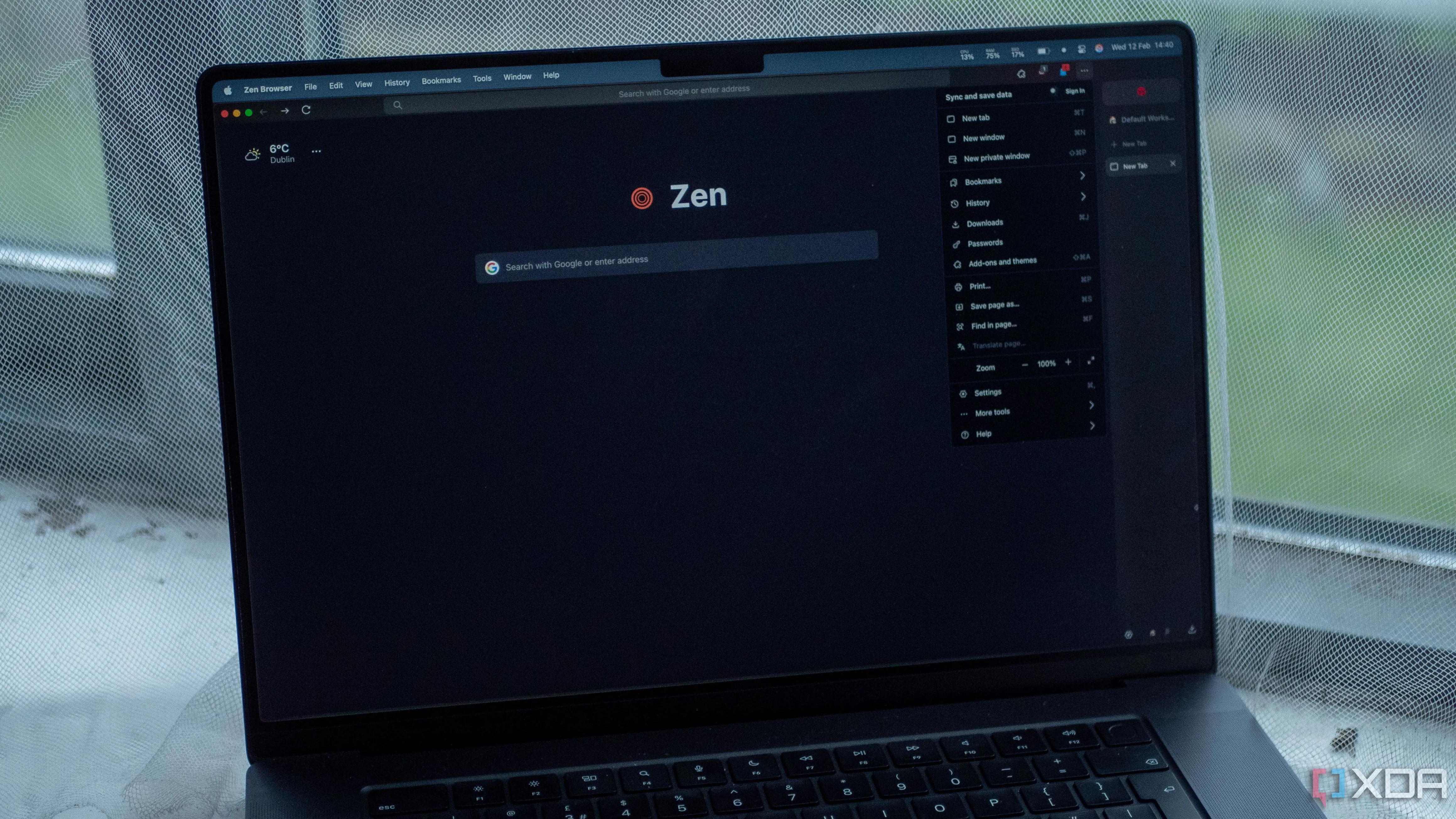 Trình duyệt Zen Browser hoạt động trên MacBook Pro