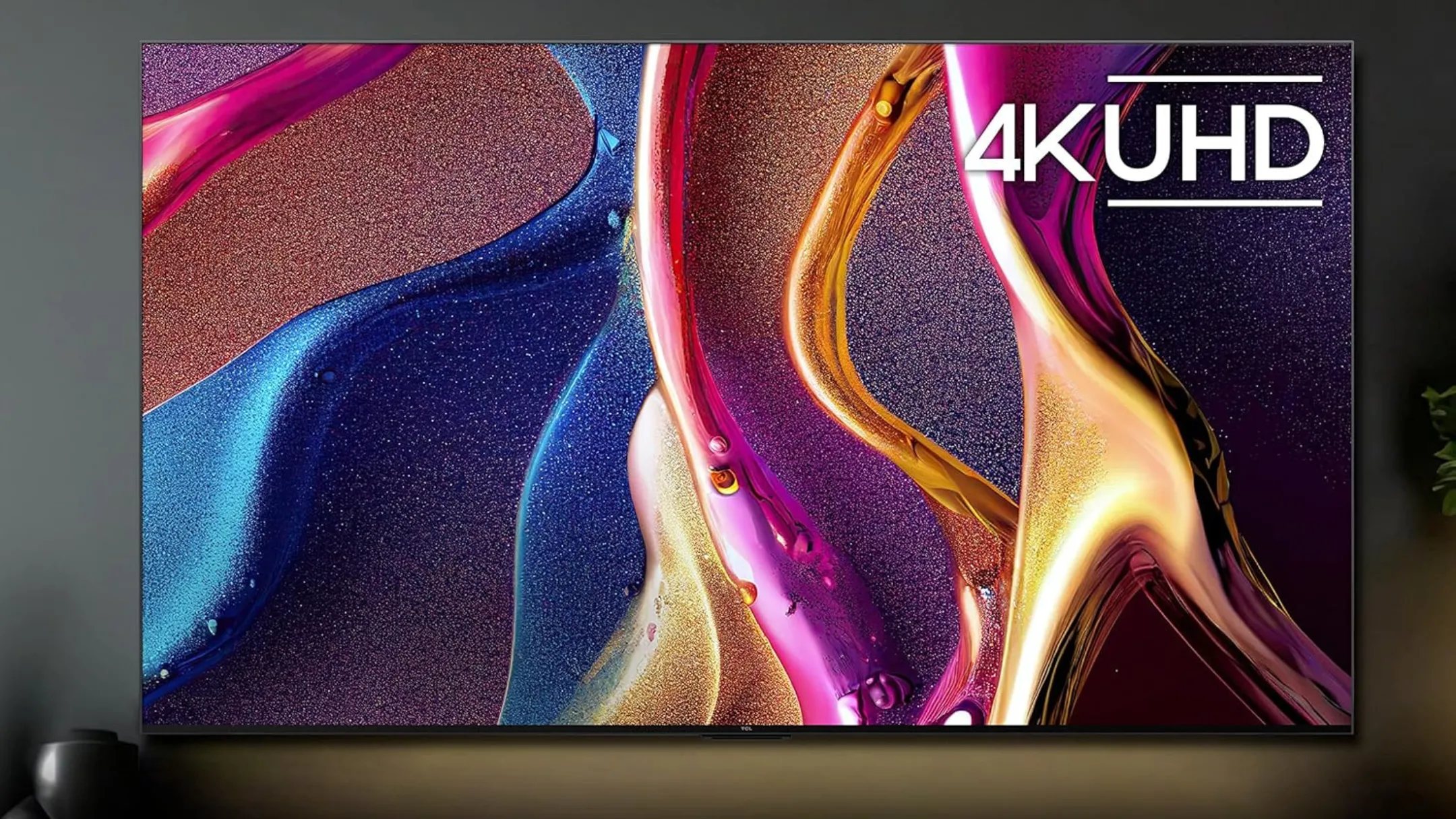 TV TCL Q7 QLED 4K 85 inch treo tường, mang đến không gian giải trí ấn tượng