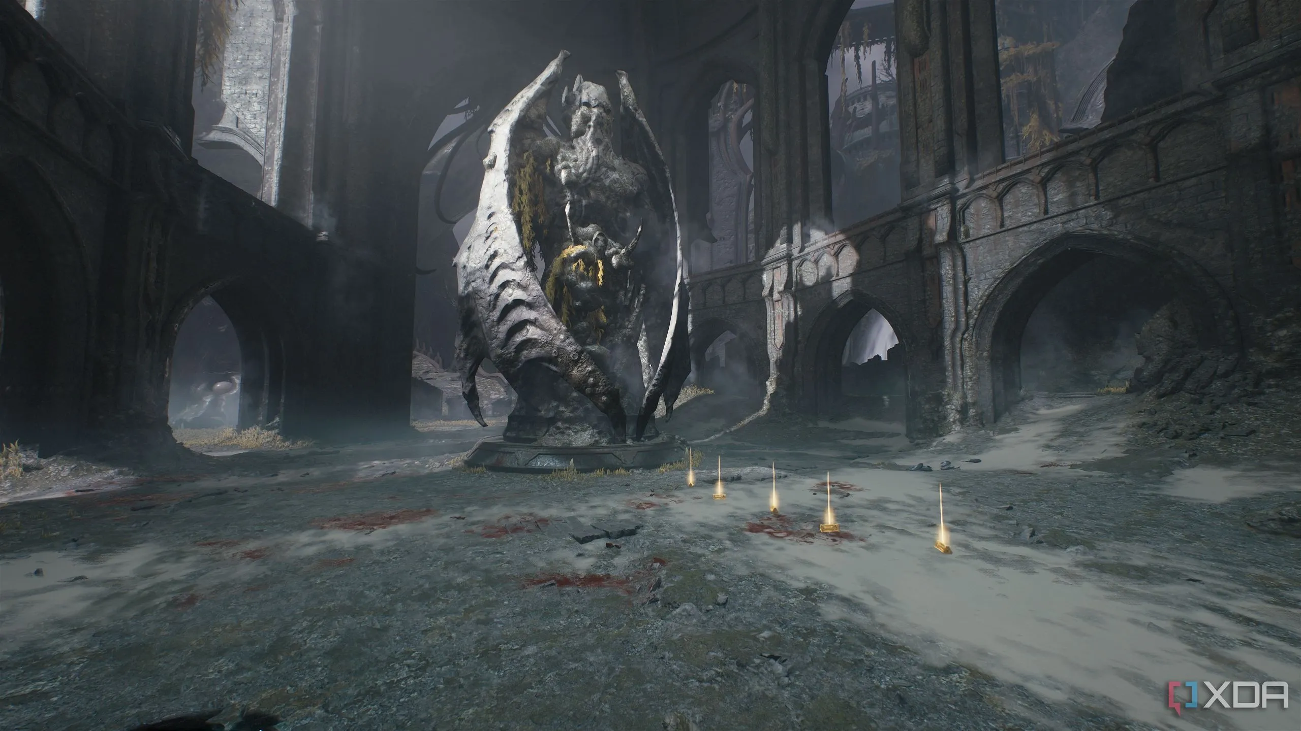 Vệt thanh vàng dưới chân tượng Cthulhu trong Chương 14 Doom: The Dark Ages