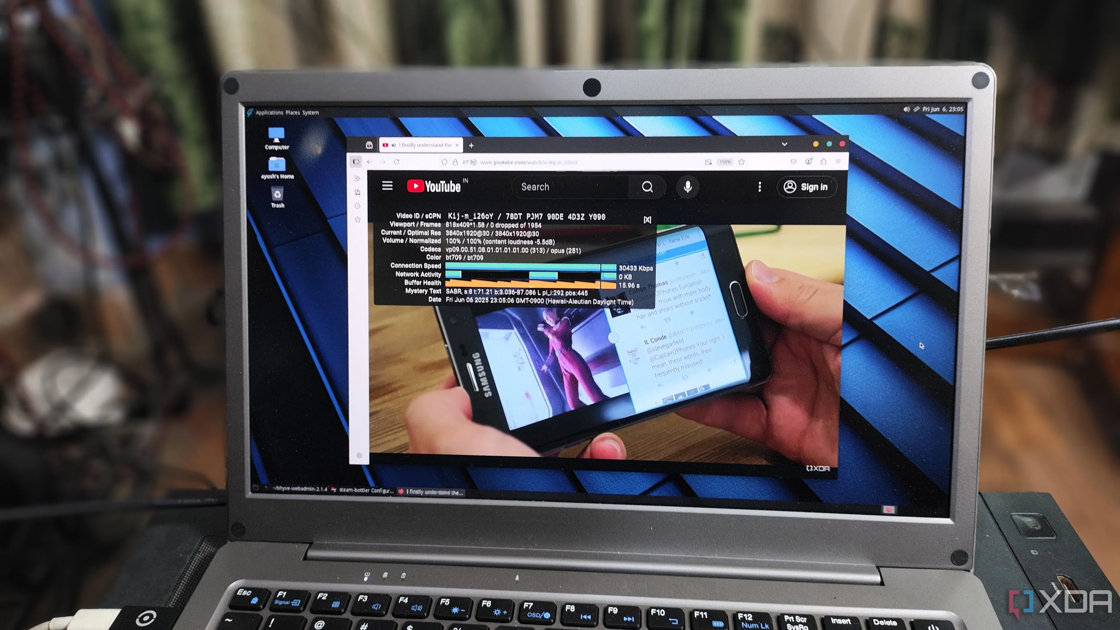 Xem video YouTube trên hệ điều hành GhostBSD