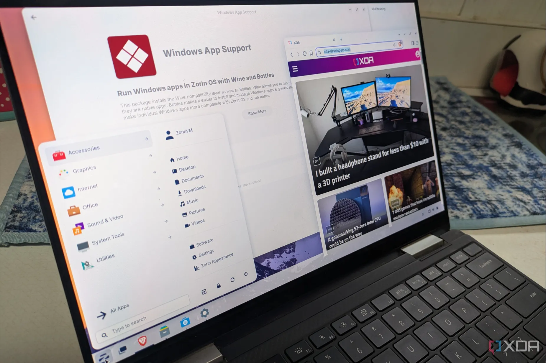 ZorinOS chạy trên máy tính xách tay với giao diện quen thuộc cho người dùng Windows